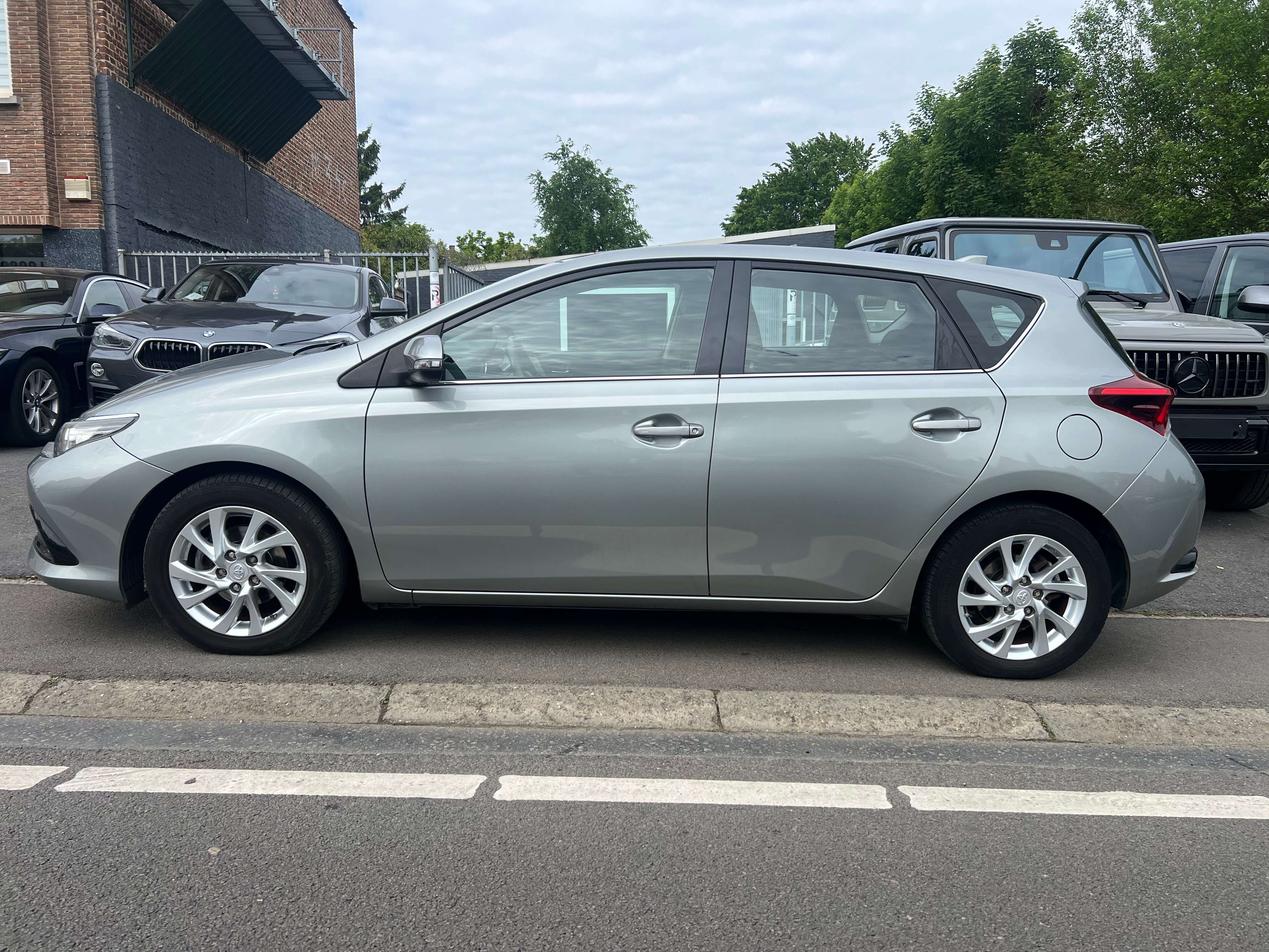 Toyota Auris 1.2 Turbo Lounge Multidrive S AUTOMATIQUE GPS CAMÉRA GARANTIE CRÉDIT 100%