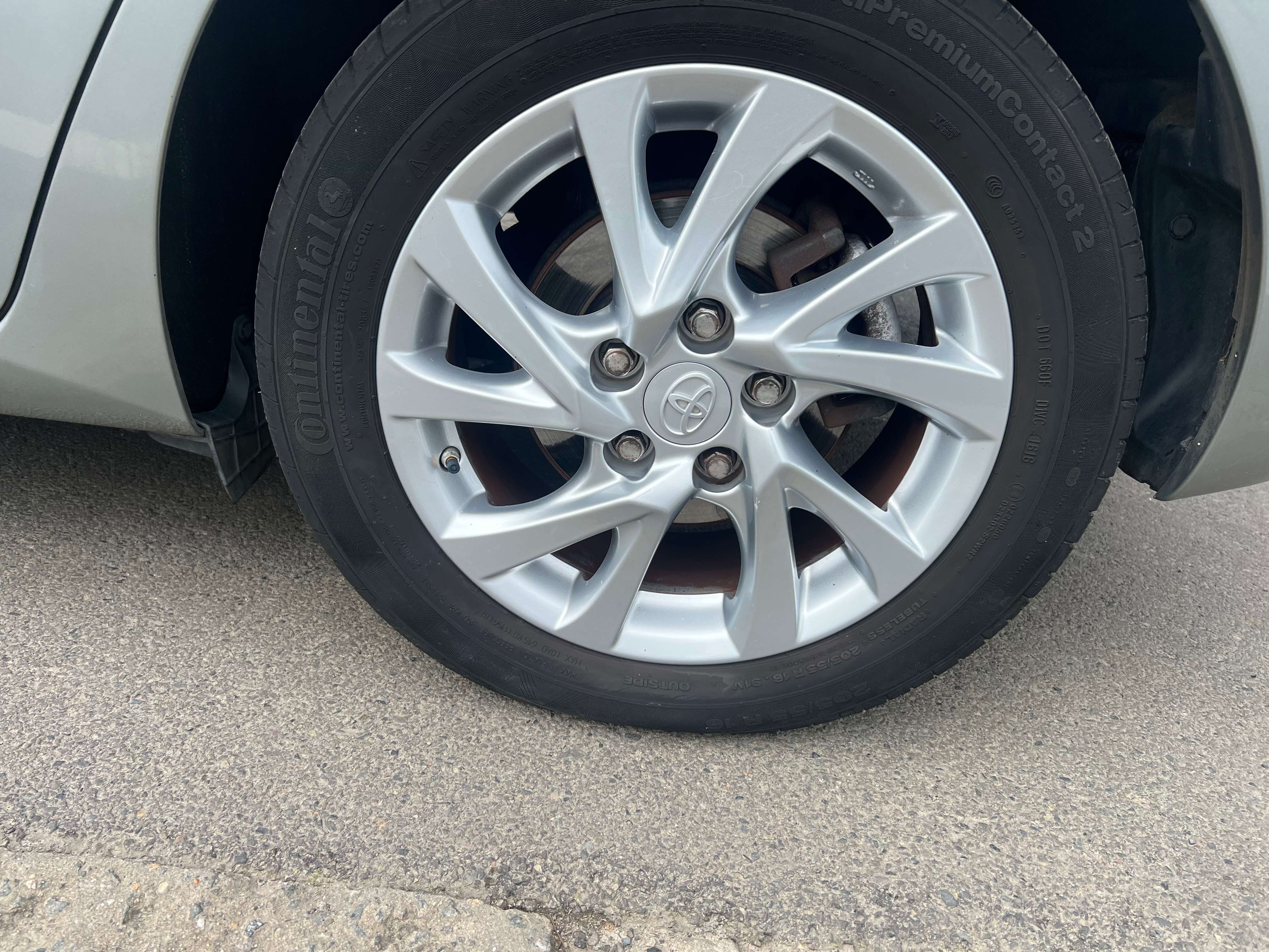 Toyota Auris 1.2 Turbo Lounge Multidrive S AUTOMATIQUE GPS CAMÉRA GARANTIE CRÉDIT 100%