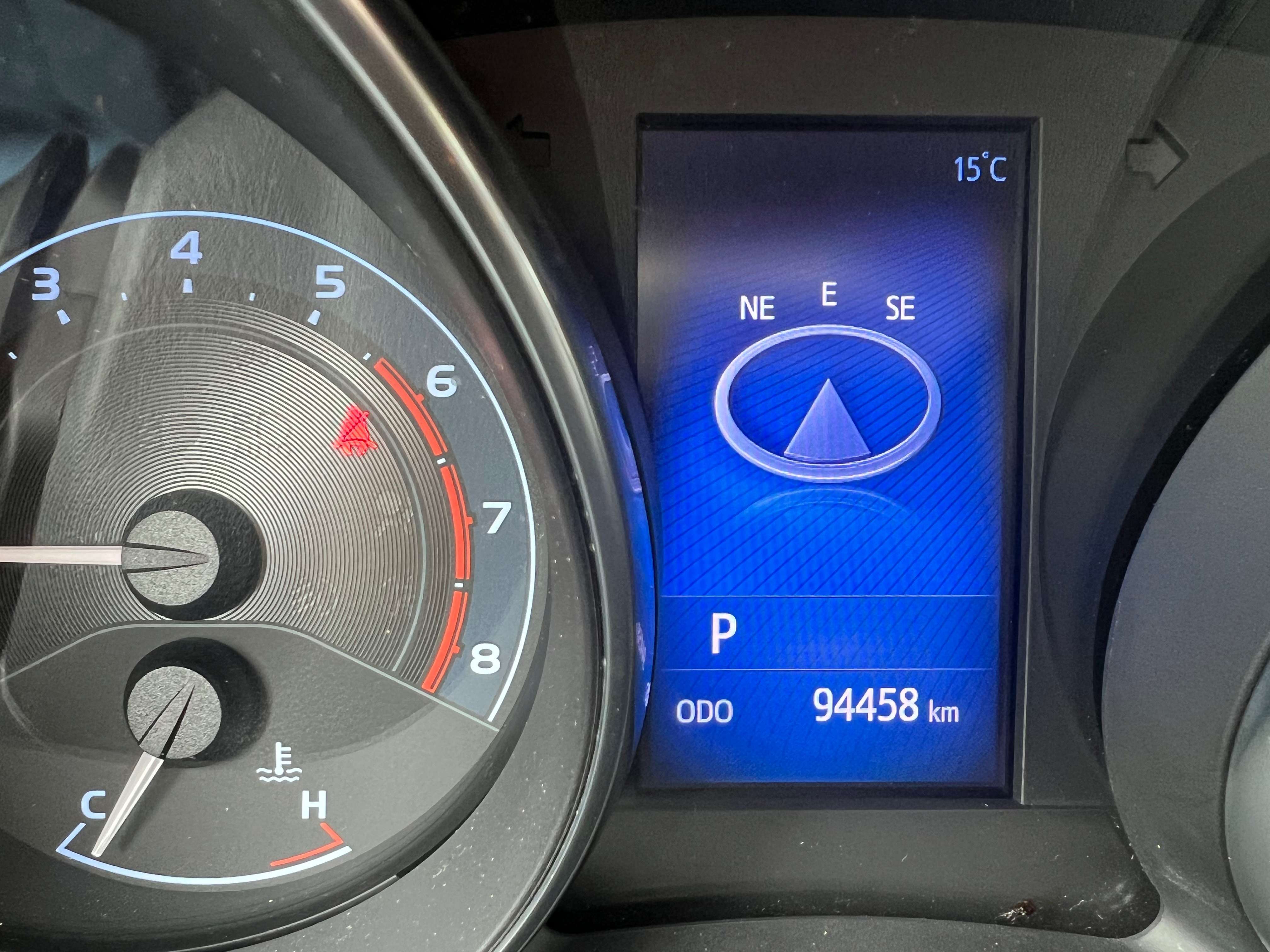 Toyota Auris 1.2 Turbo Lounge Multidrive S AUTOMATIQUE GPS CAMÉRA GARANTIE CRÉDIT 100%
