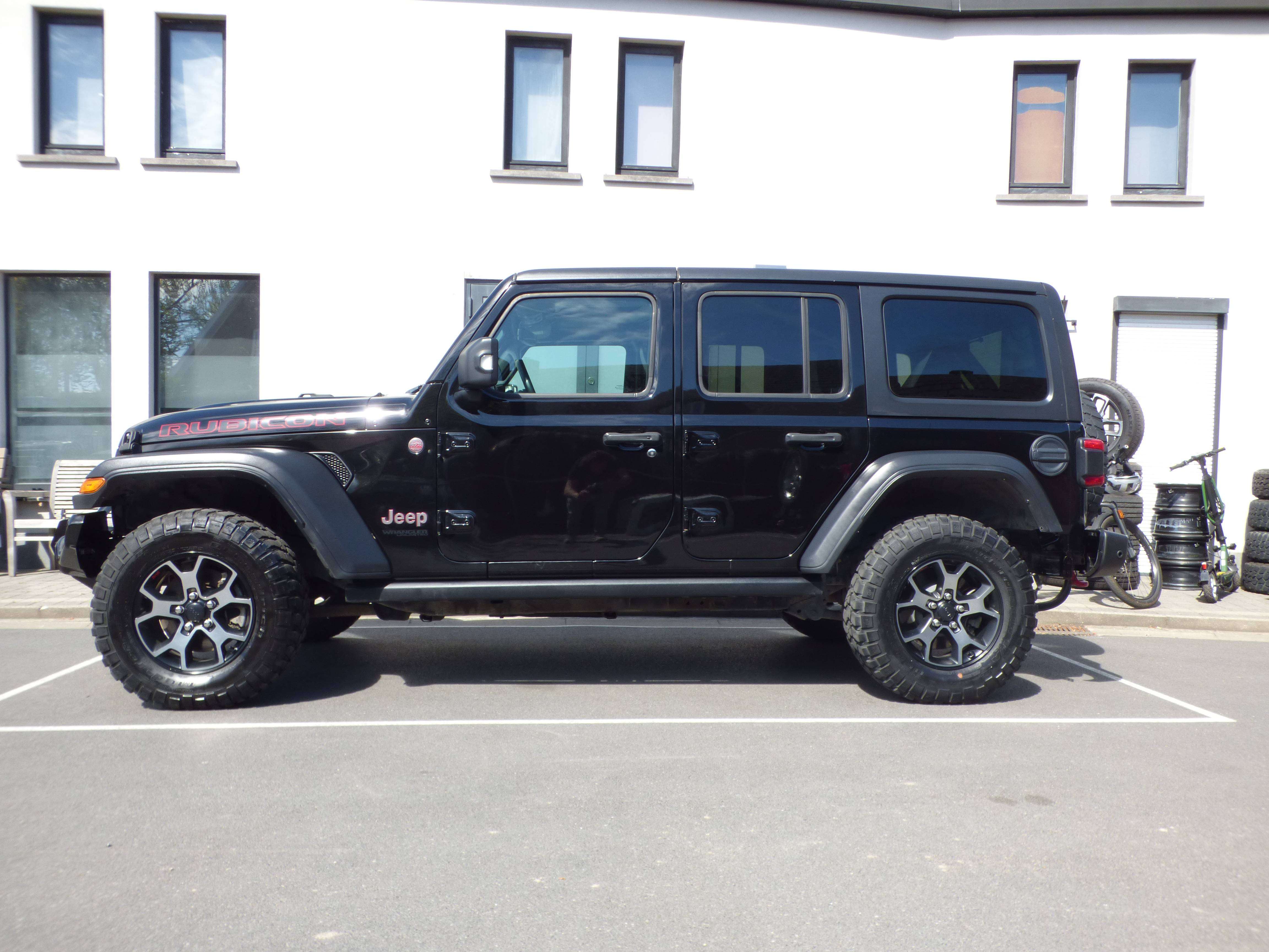 Jeep Wrangler Unlimited Rubcion 2.0 benzine **77000km**
