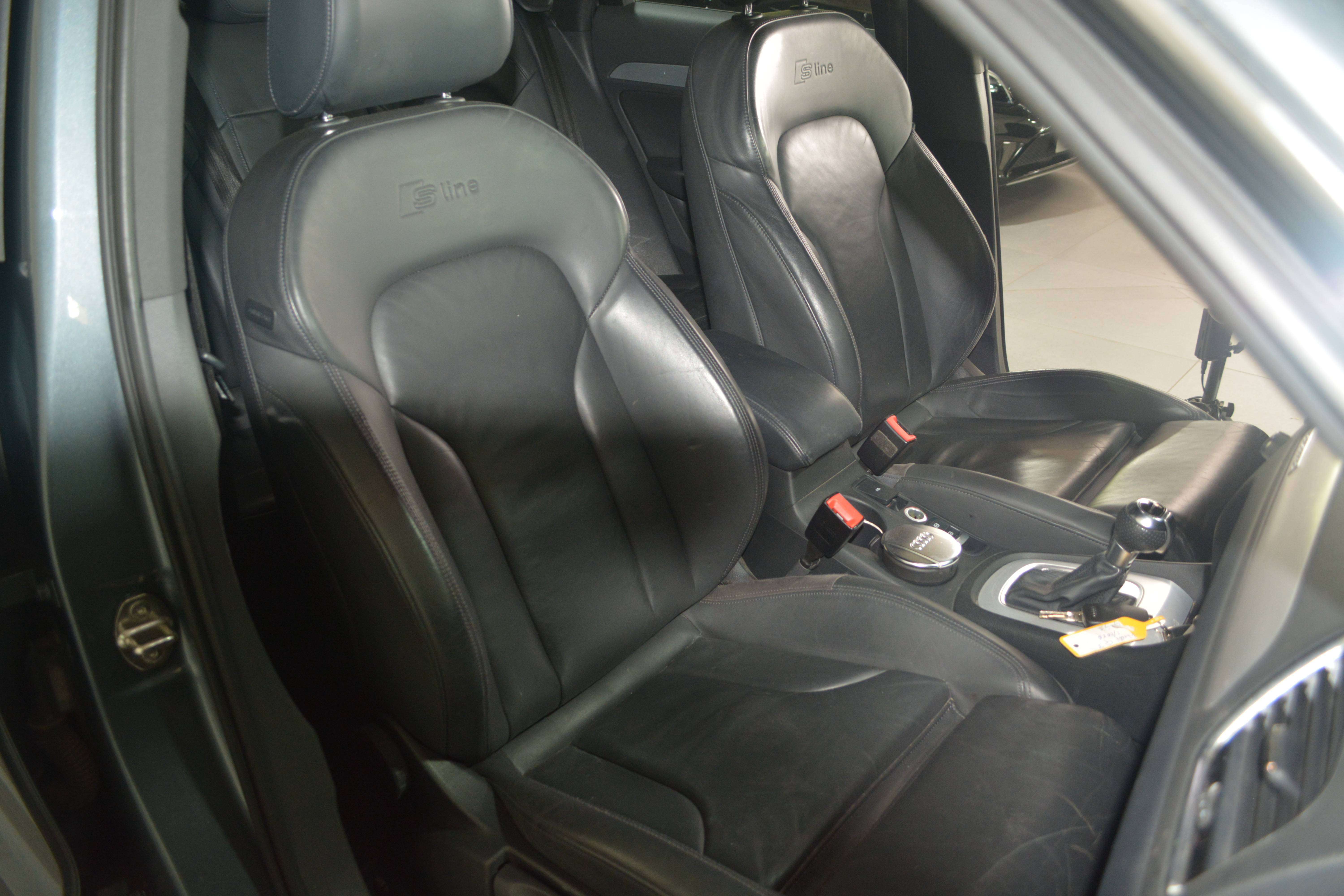 Audi Q3 Q3 2.0 TFSI Quattro S-LINE / S tronic / NAVI + CAMERA / LEDER / SPORTZETELS