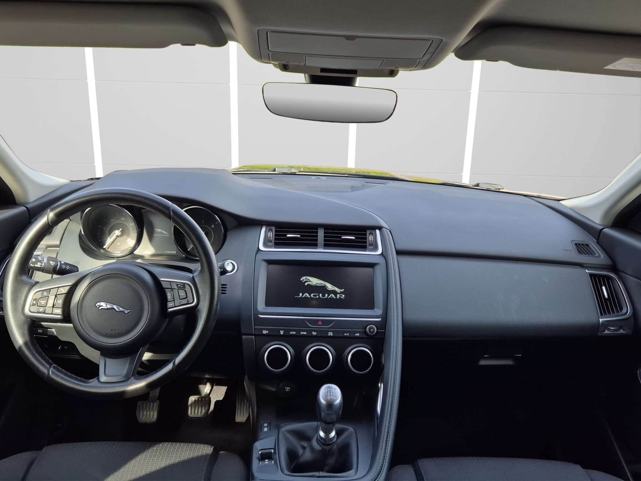 Jaguar E-Pace 2.0 D SE - Garantie 12 Mois avec Entretien Effectué, Zone LEZ Ok, RDV au +32472643155