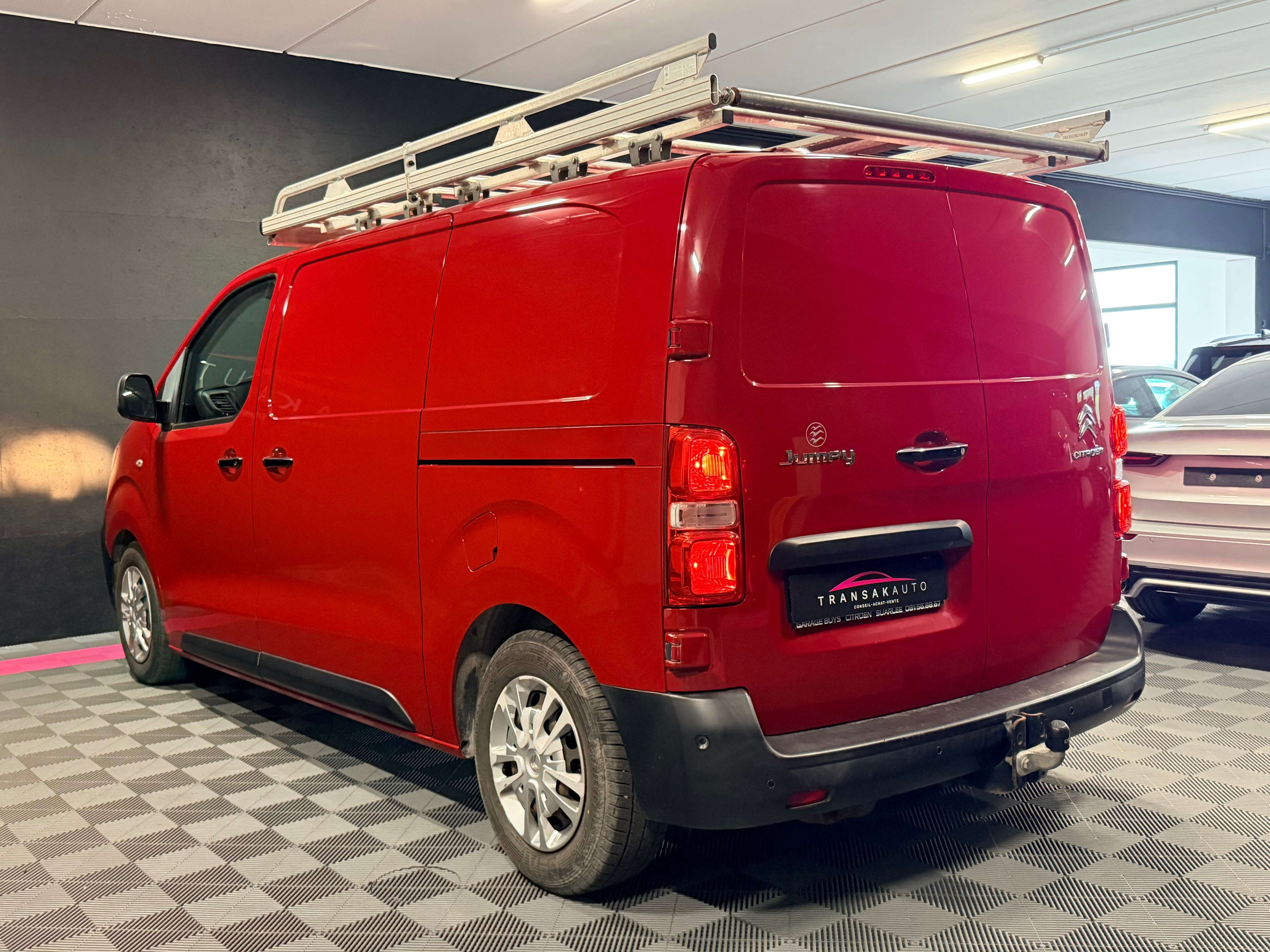 Citroen Jumpy 2.0 HDi 6p/3pl. CarPlay – Cam360 – Attelage – Cruise – Doubles portes élec