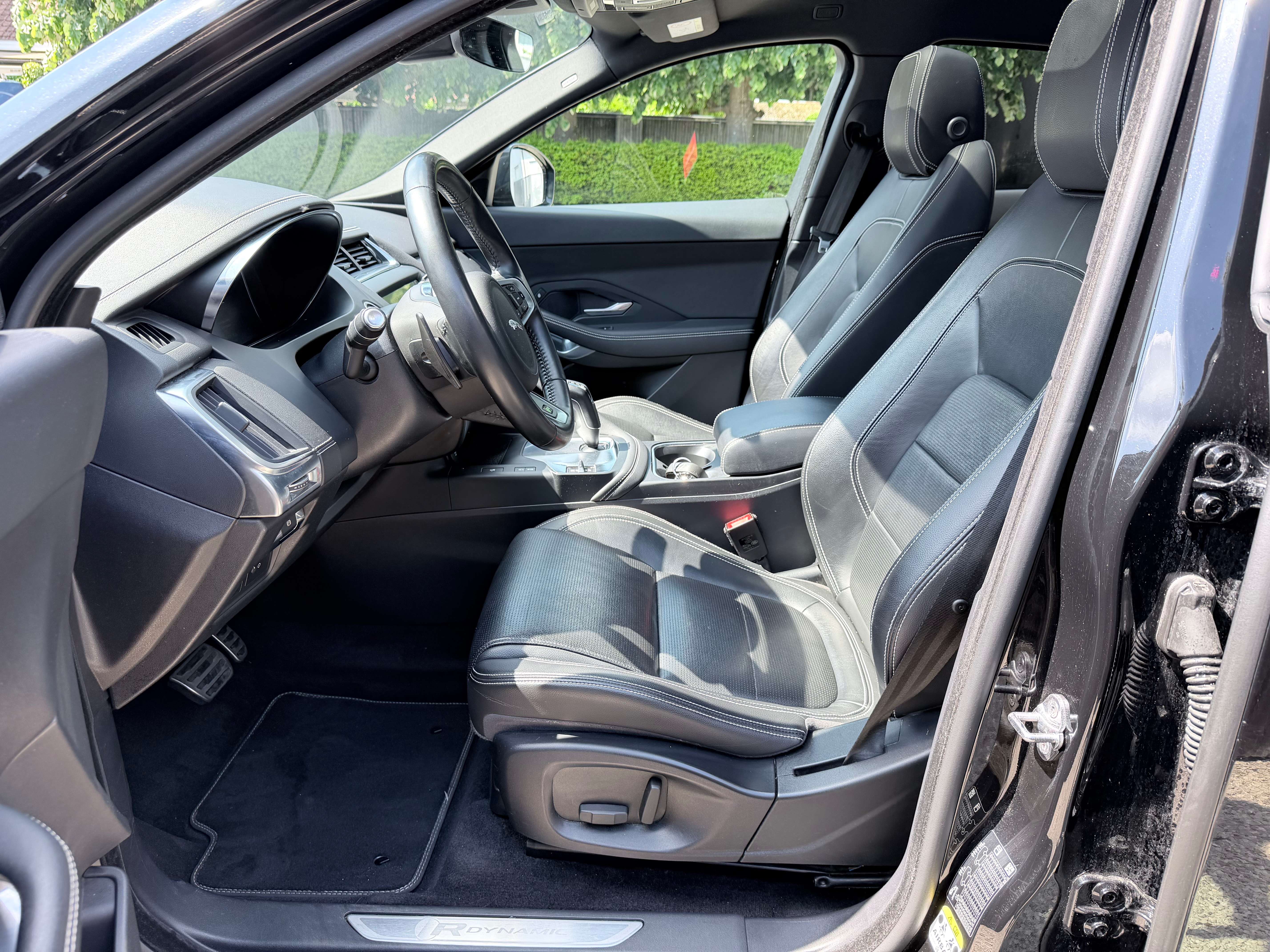 Jaguar E-Pace E-Pace 2.0 D AWD R-Dynamic HSE