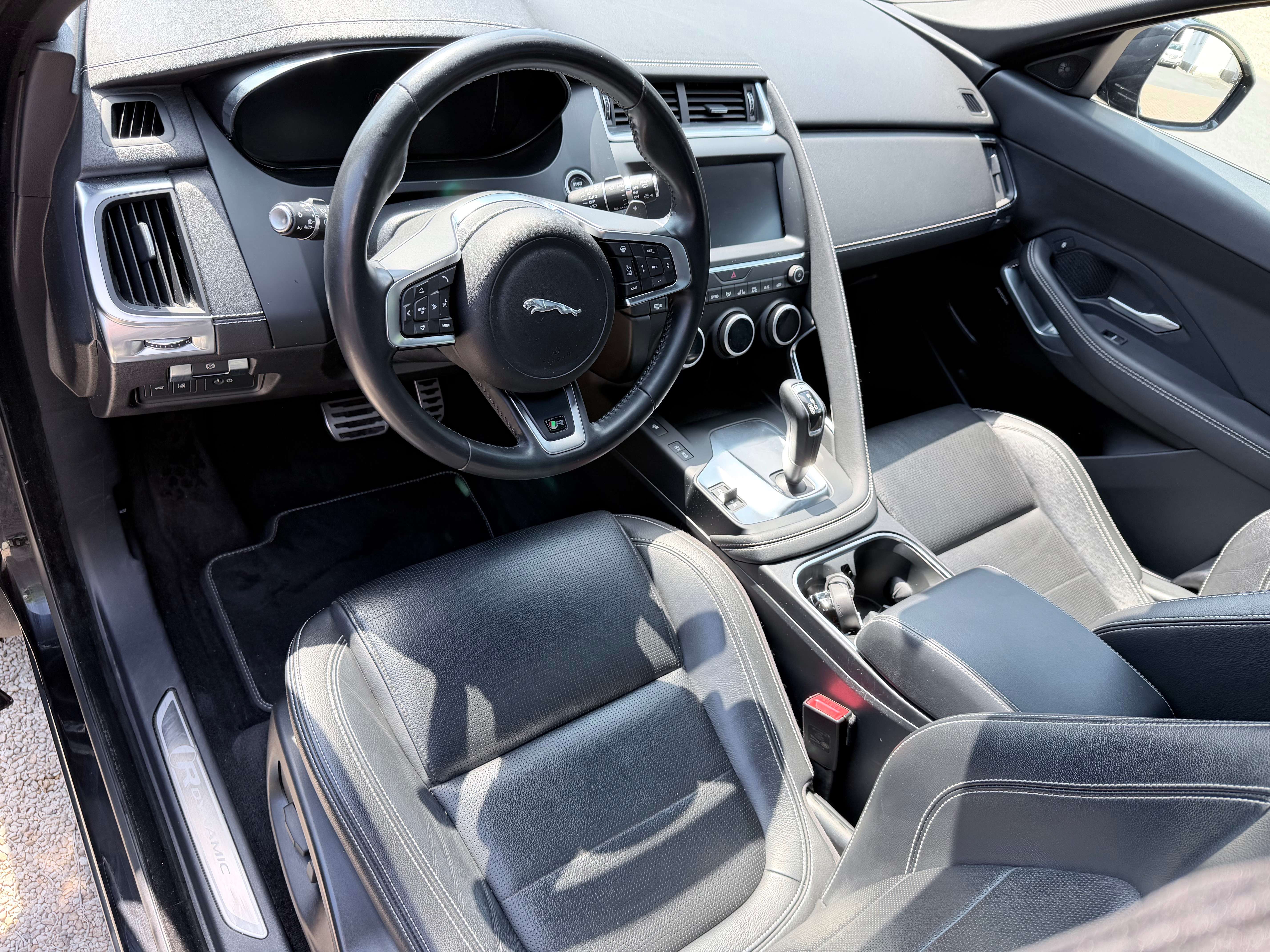 Jaguar E-Pace E-Pace 2.0 D AWD R-Dynamic HSE