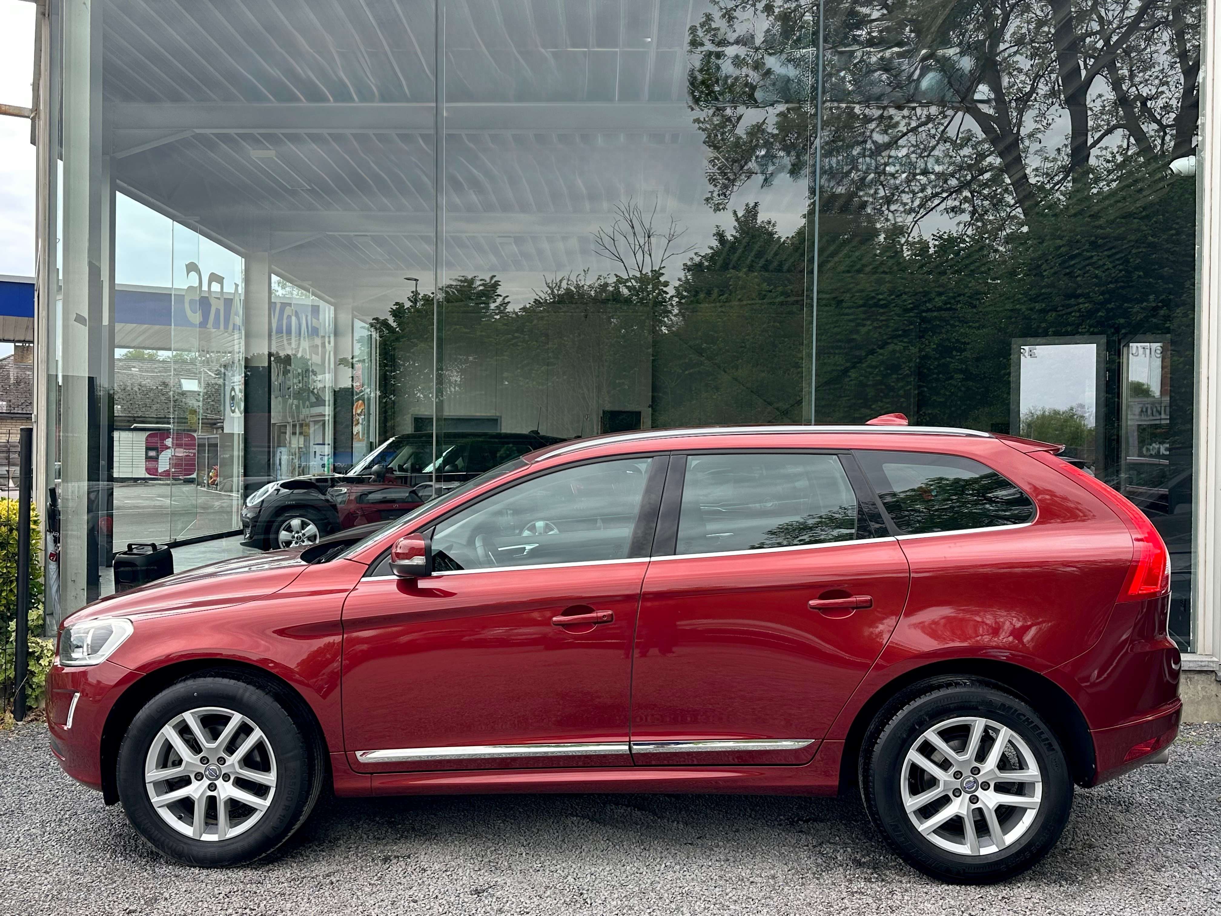 Volvo XC60 2.0*1ER MAIN*EURO 6*CARNET FULL VOLVO*CUIR*EXCELLENT ETAT*GARANTIE 12 MOIS*
