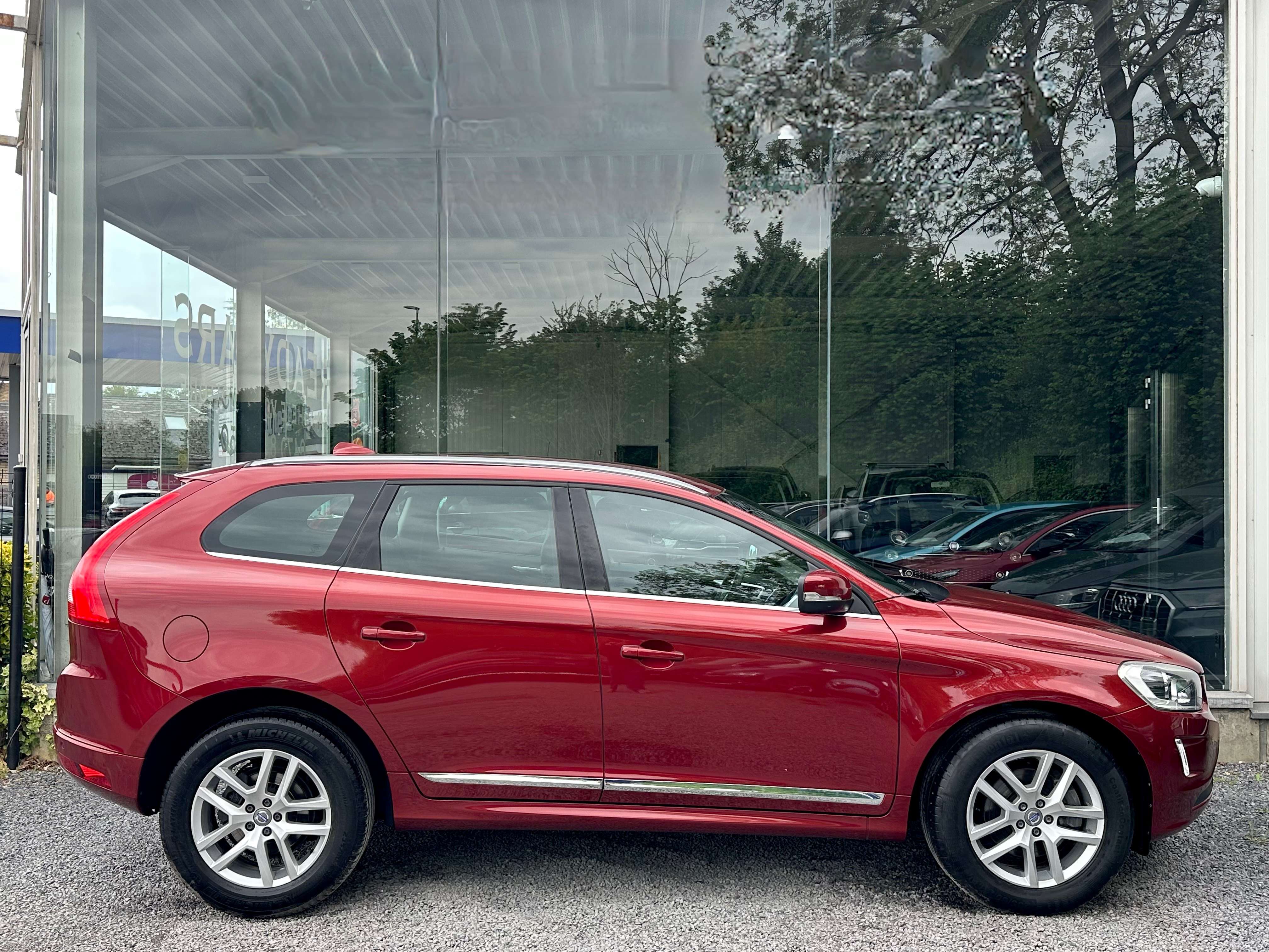 Volvo XC60 2.0*1ER MAIN*EURO 6*CARNET FULL VOLVO*CUIR*EXCELLENT ETAT*GARANTIE 12 MOIS*