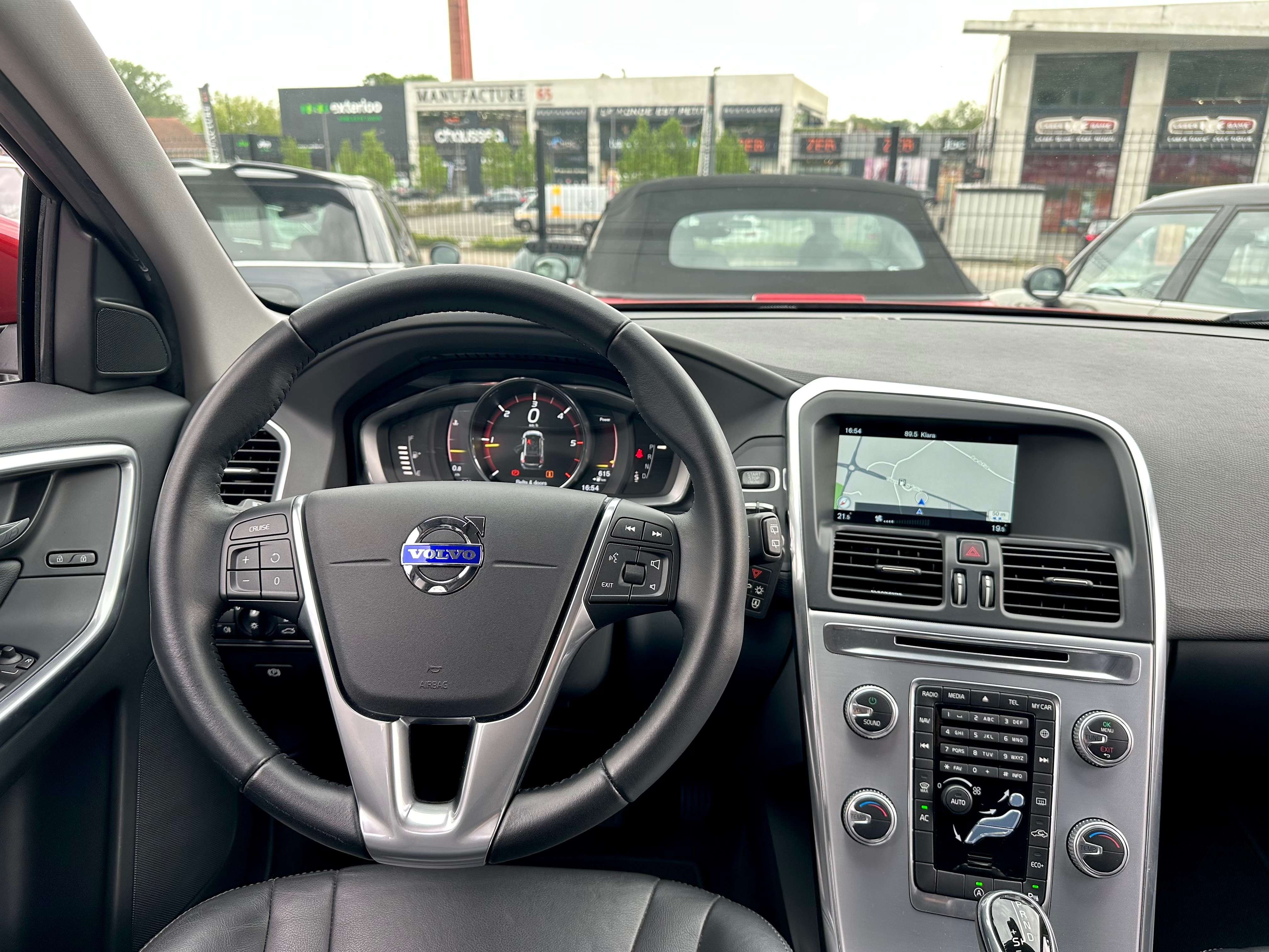 Volvo XC60 2.0*1ER MAIN*EURO 6*CARNET FULL VOLVO*CUIR*EXCELLENT ETAT*GARANTIE 12 MOIS*