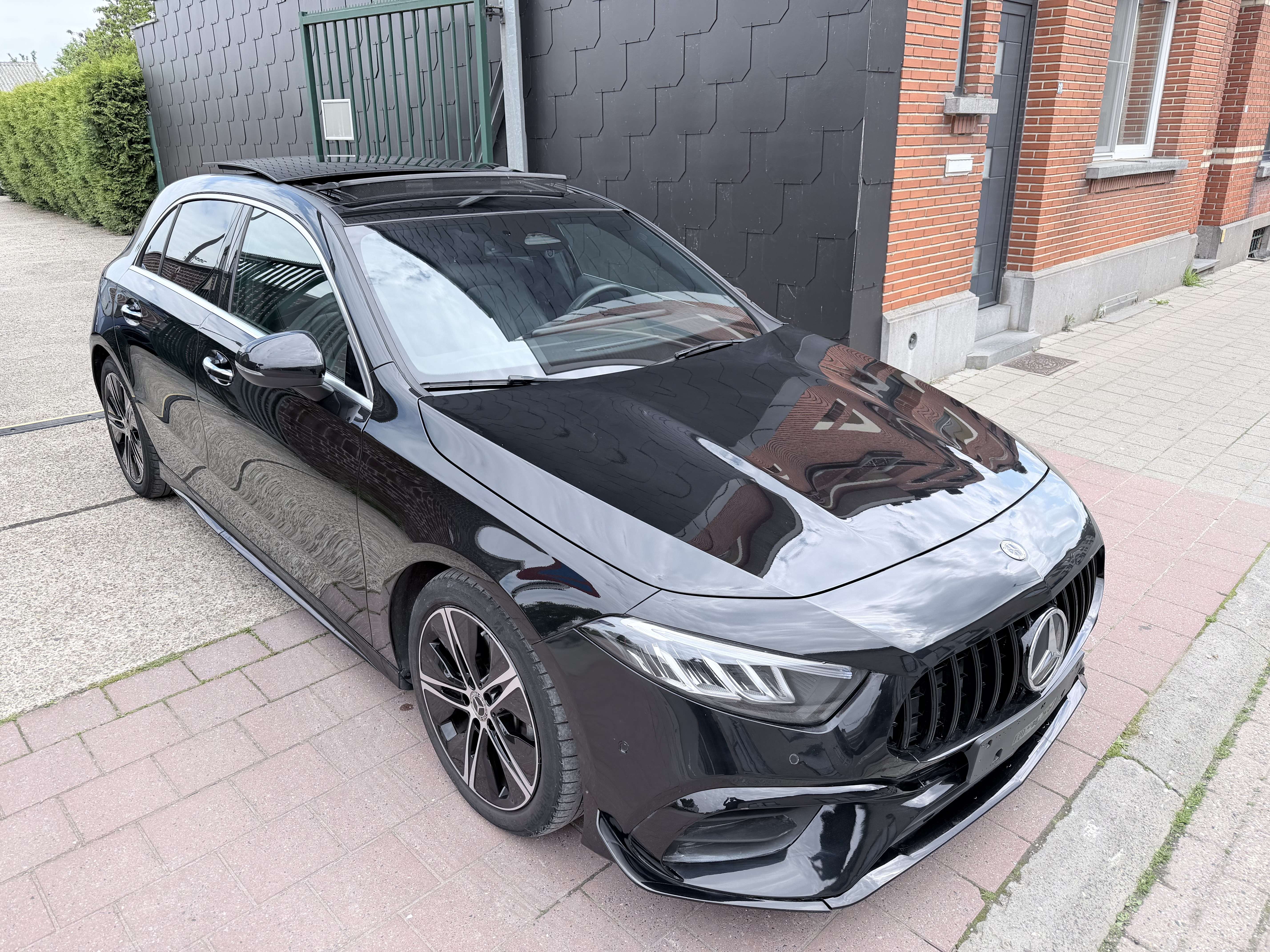 Mercedes-Benz A 180 PACK AMG 45 | PANO | AUTOMAAT | VIRTUAL COCKPIT | LEDER