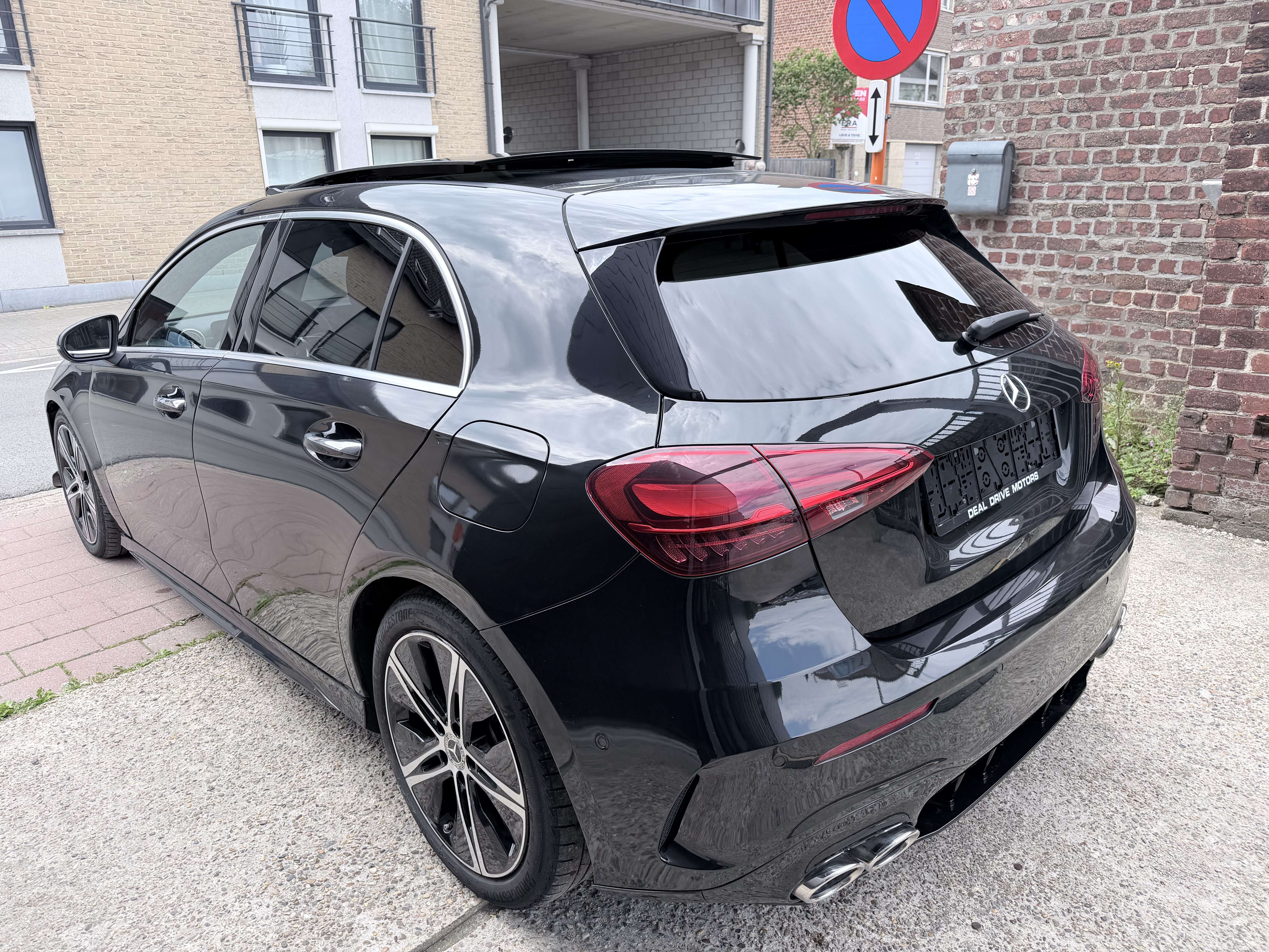 Mercedes-Benz A 180 PACK AMG 45 | PANO | AUTOMAAT | VIRTUAL COCKPIT | LEDER