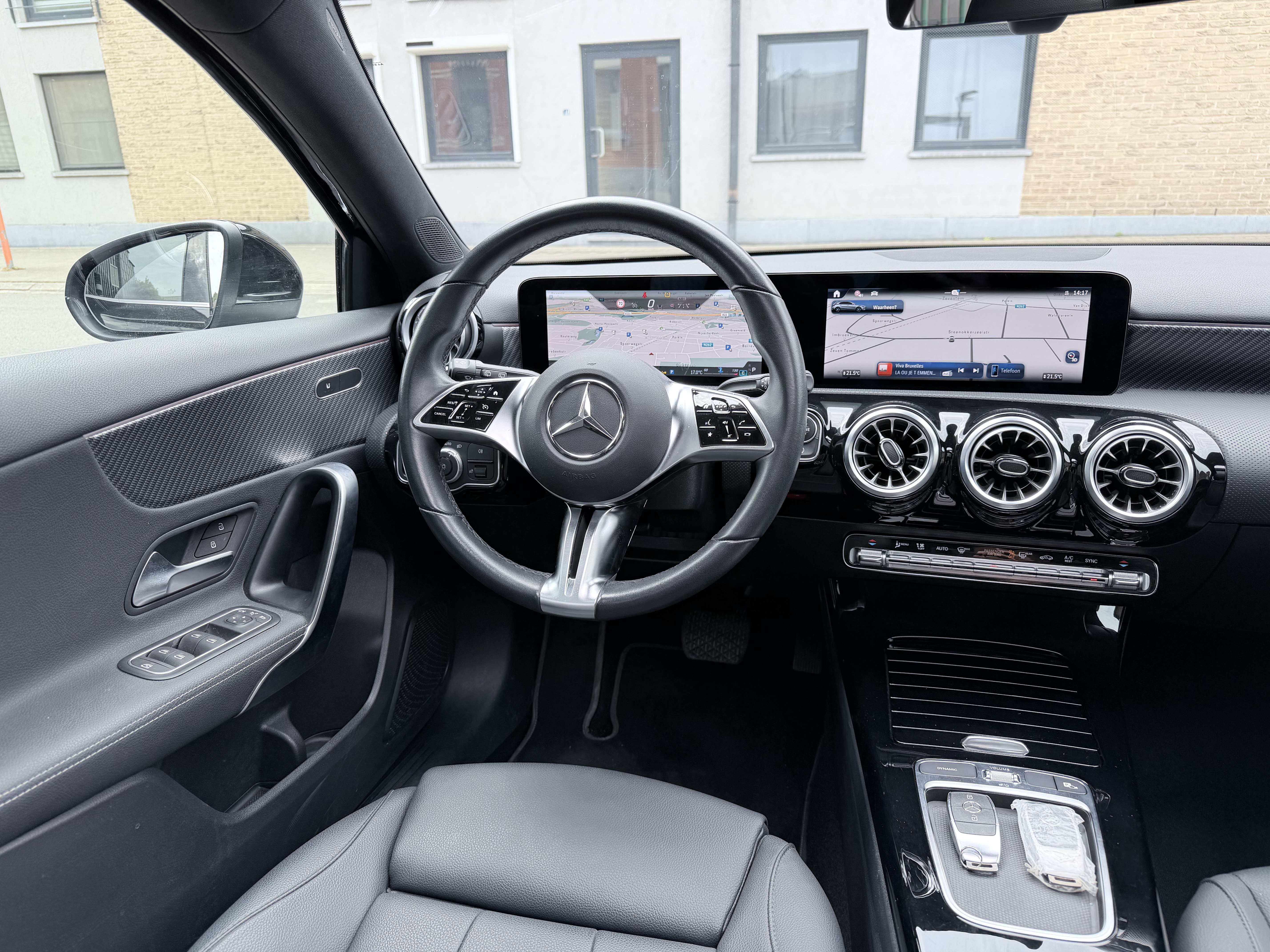 Mercedes-Benz A 180 PACK AMG 45 | PANO | AUTOMAAT | VIRTUAL COCKPIT | LEDER