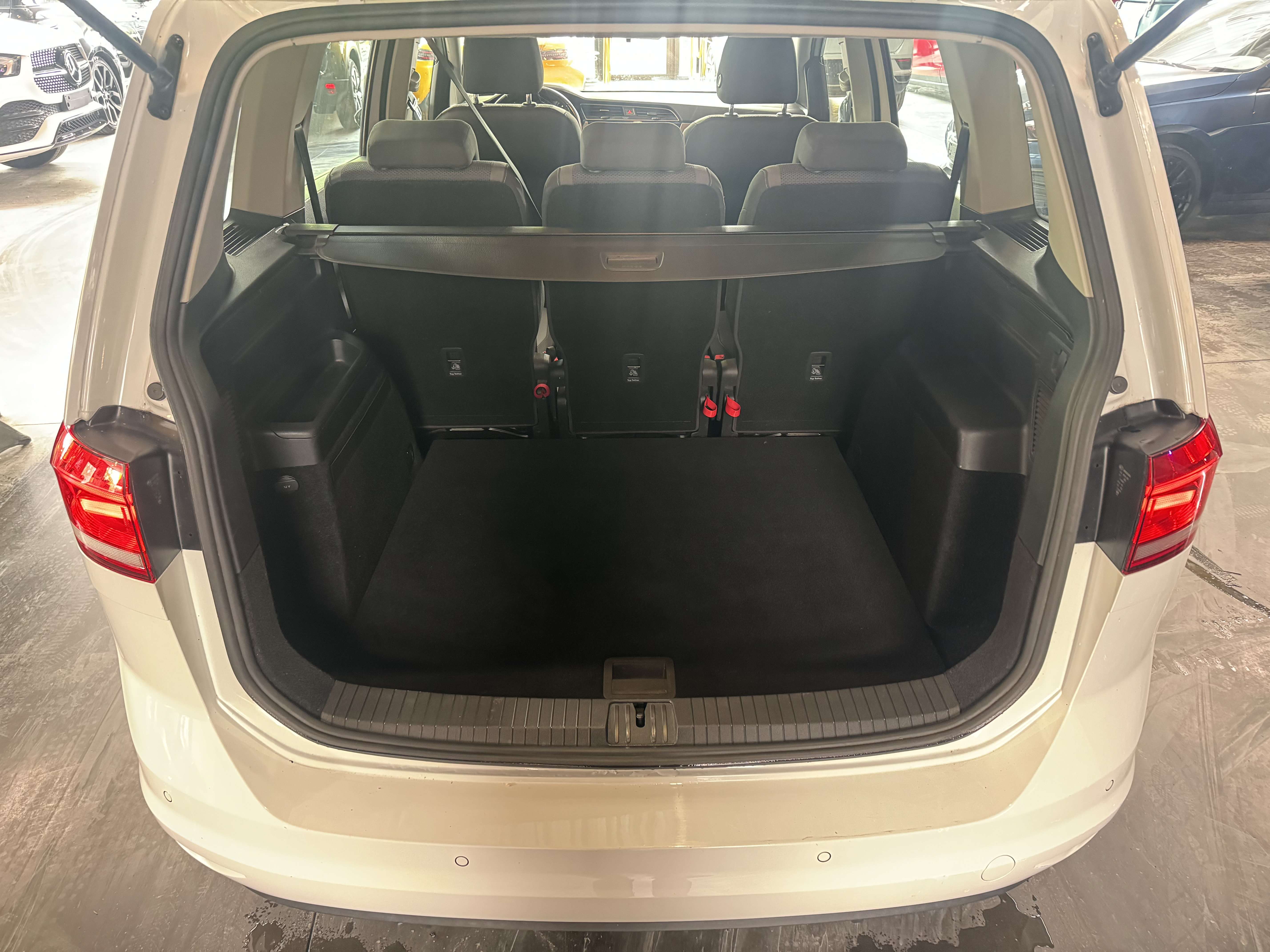 Volkswagen Touran 1.2 - A/C - MEDIA/TEL - NAVI - LIM/REG
