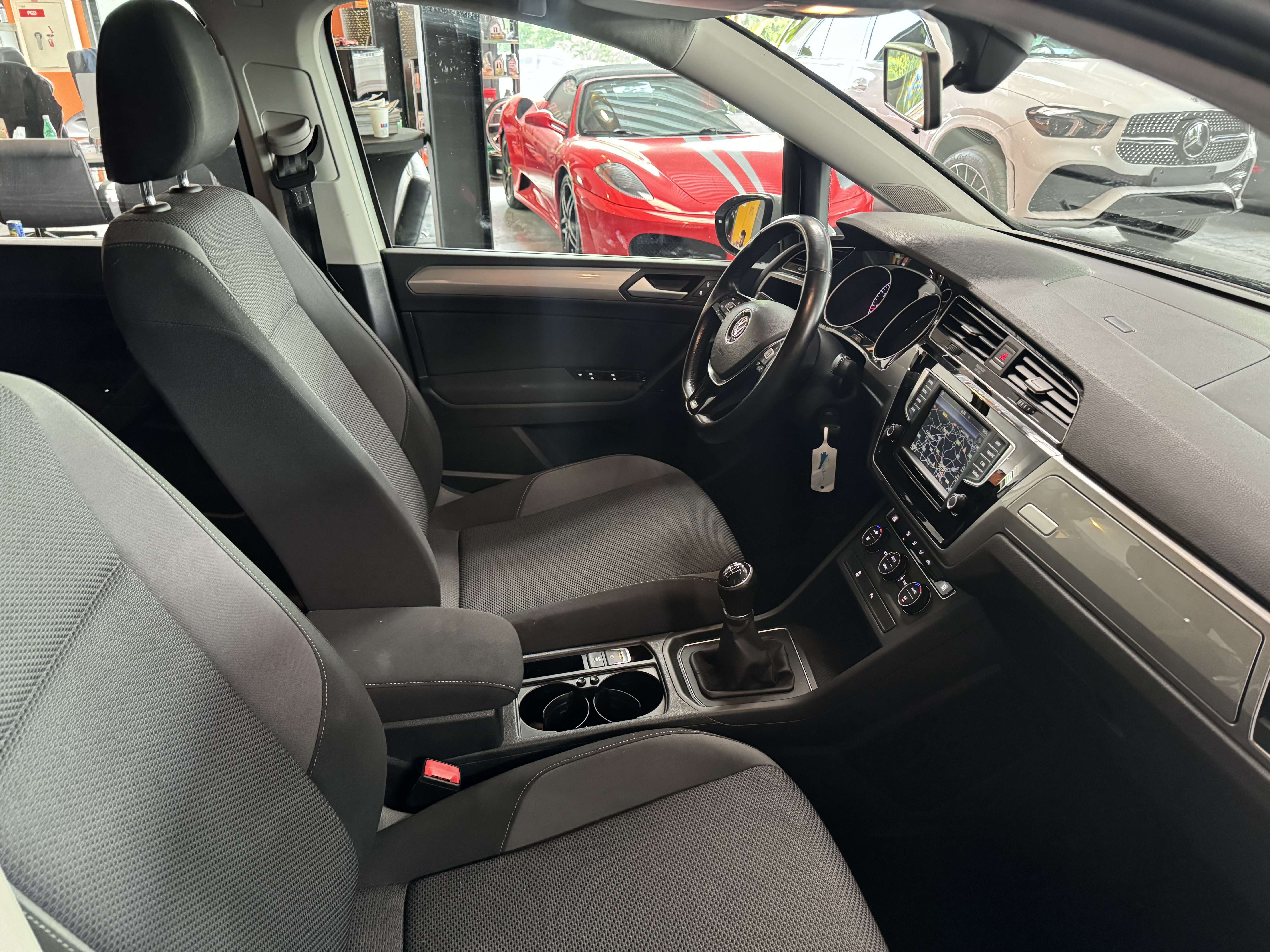 Volkswagen Touran 1.2 - A/C - MEDIA/TEL - NAVI - LIM/REG