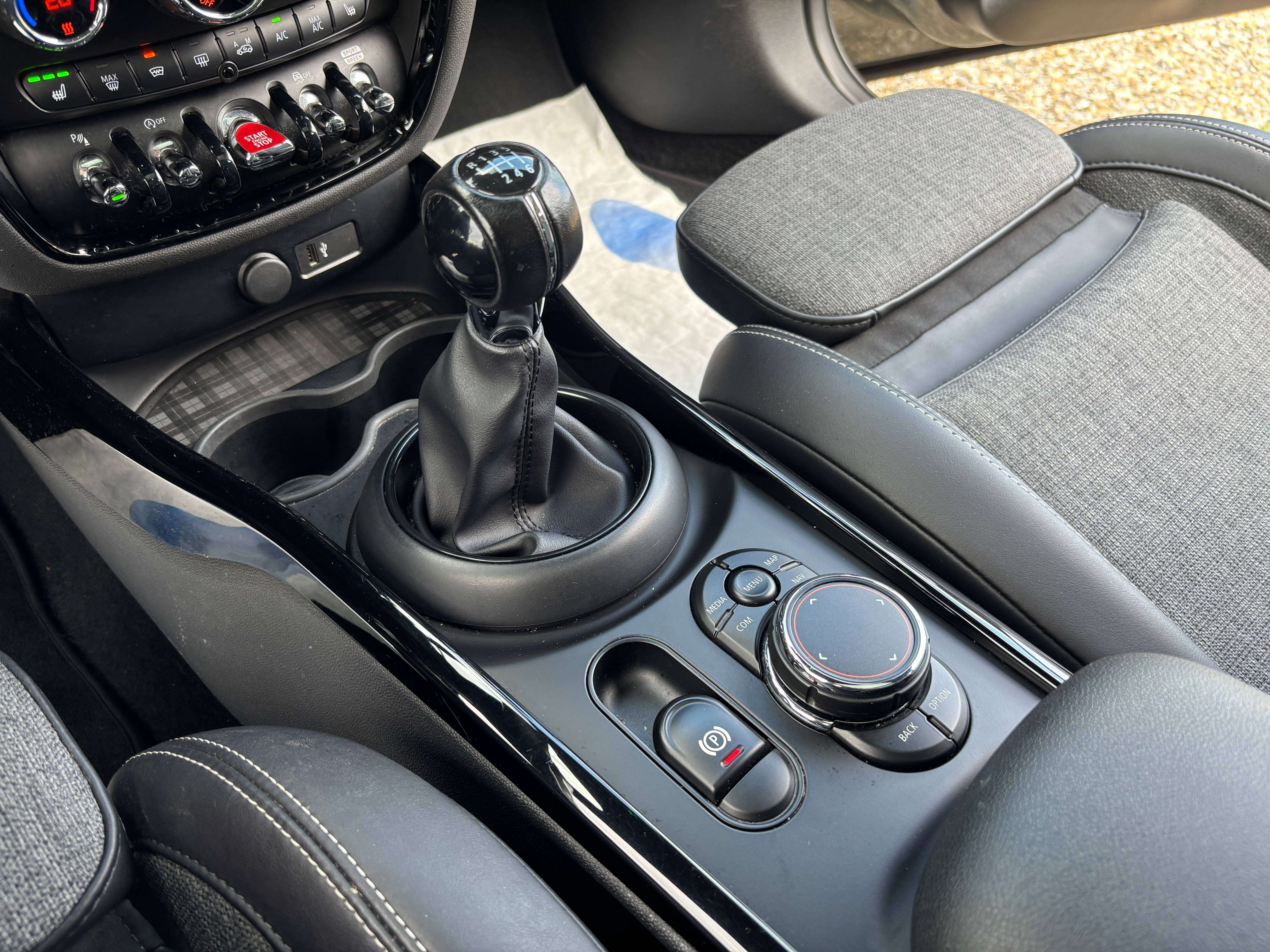 MINI Cooper Clubman 1.5 *CARPLAY*TOIT OUV+PANO*HARMAN/KARDON*LED*GARANTIE*