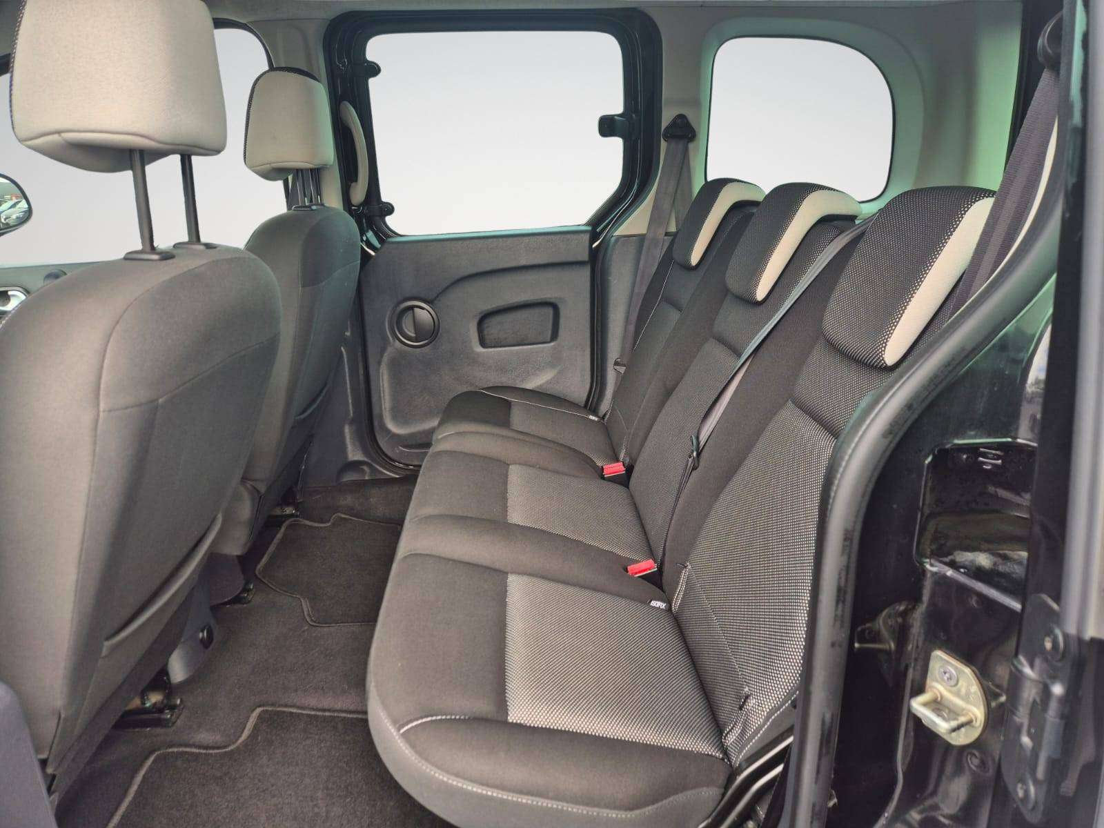 Renault Kangoo 1.6i / 5 Places / USB / MP3 / Garantie 12 Mois