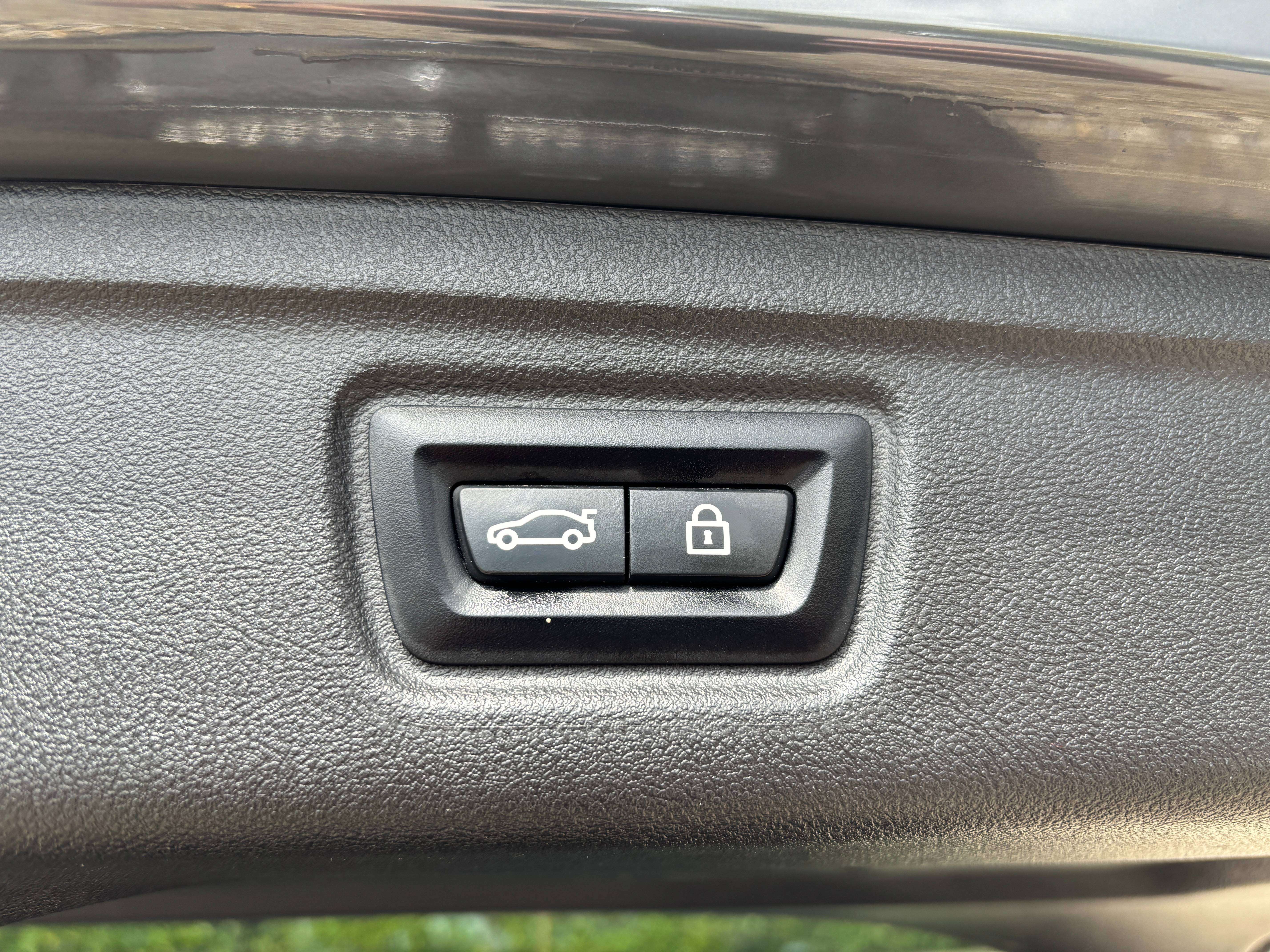 BMW 320 dA Touring *PACK M*CARPLAY*CAMERA*1ER PROPRIO*GARANTIE*
