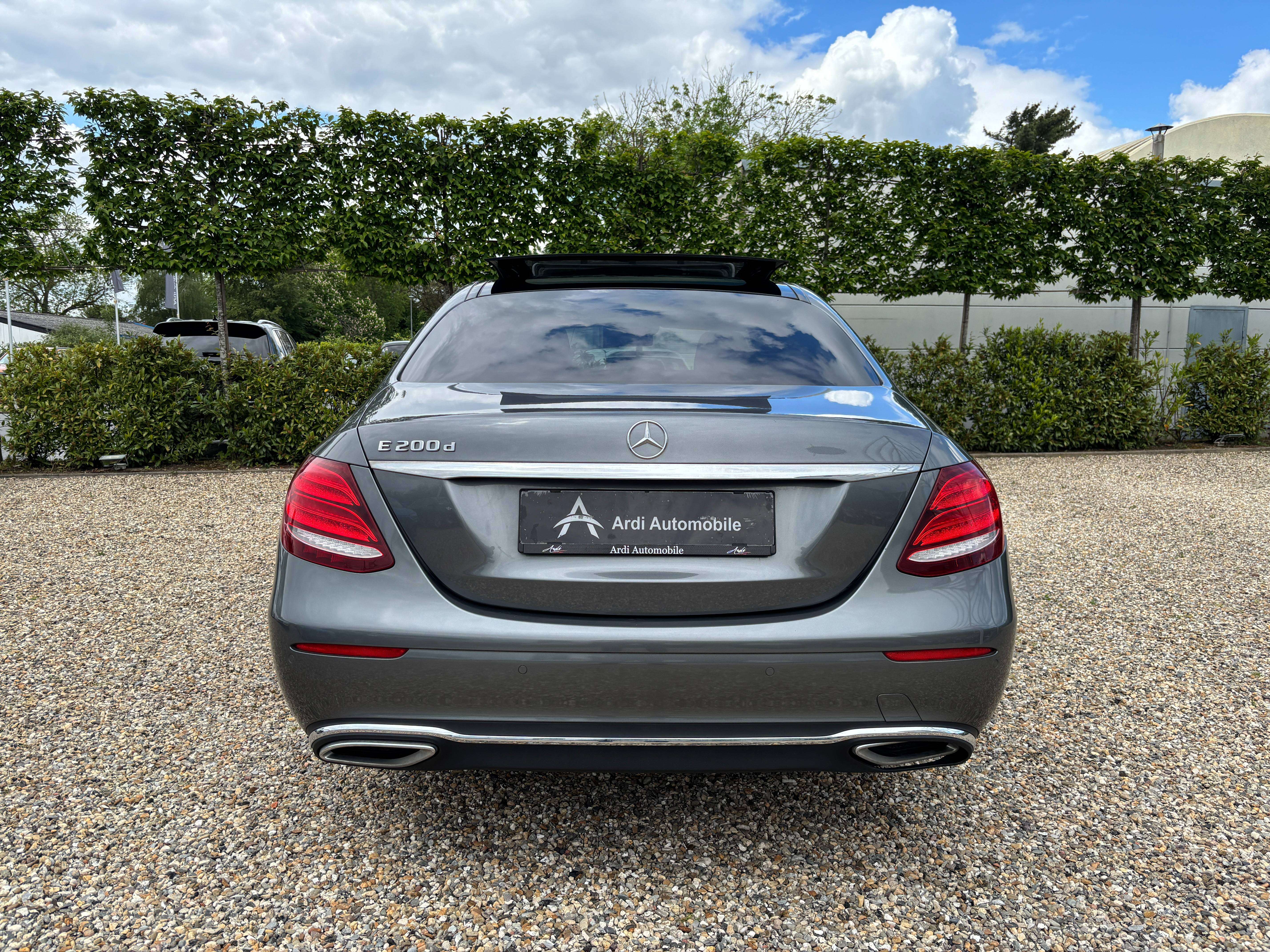 Mercedes-Benz E 200 d *CARPLAY*TOIT OUV+PANO*CAMERA 360*1ER PROPRIO*GARANTIE*