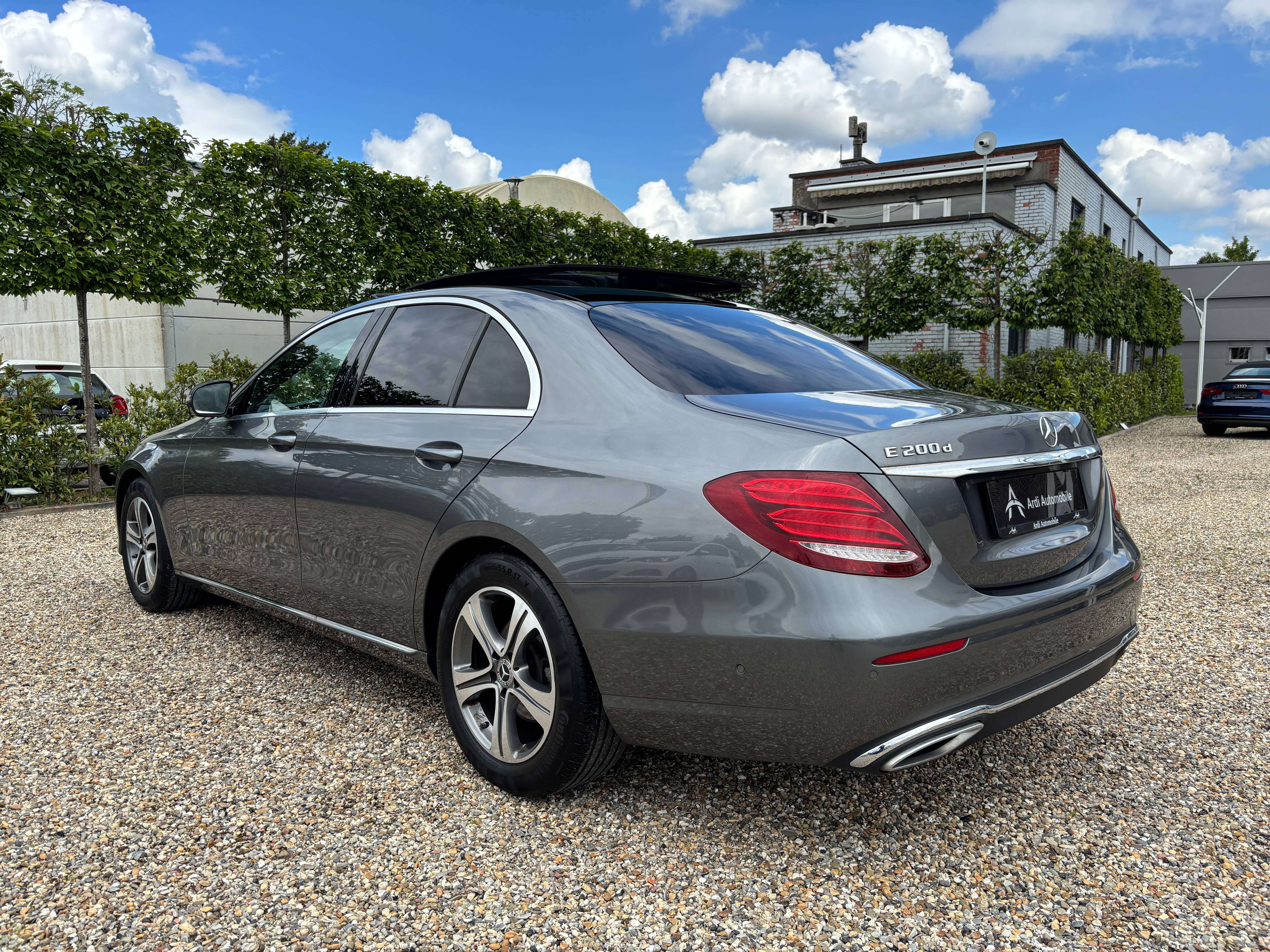 Mercedes-Benz E 200 d *CARPLAY*TOIT OUV+PANO*CAMERA 360*1ER PROPRIO*GARANTIE*