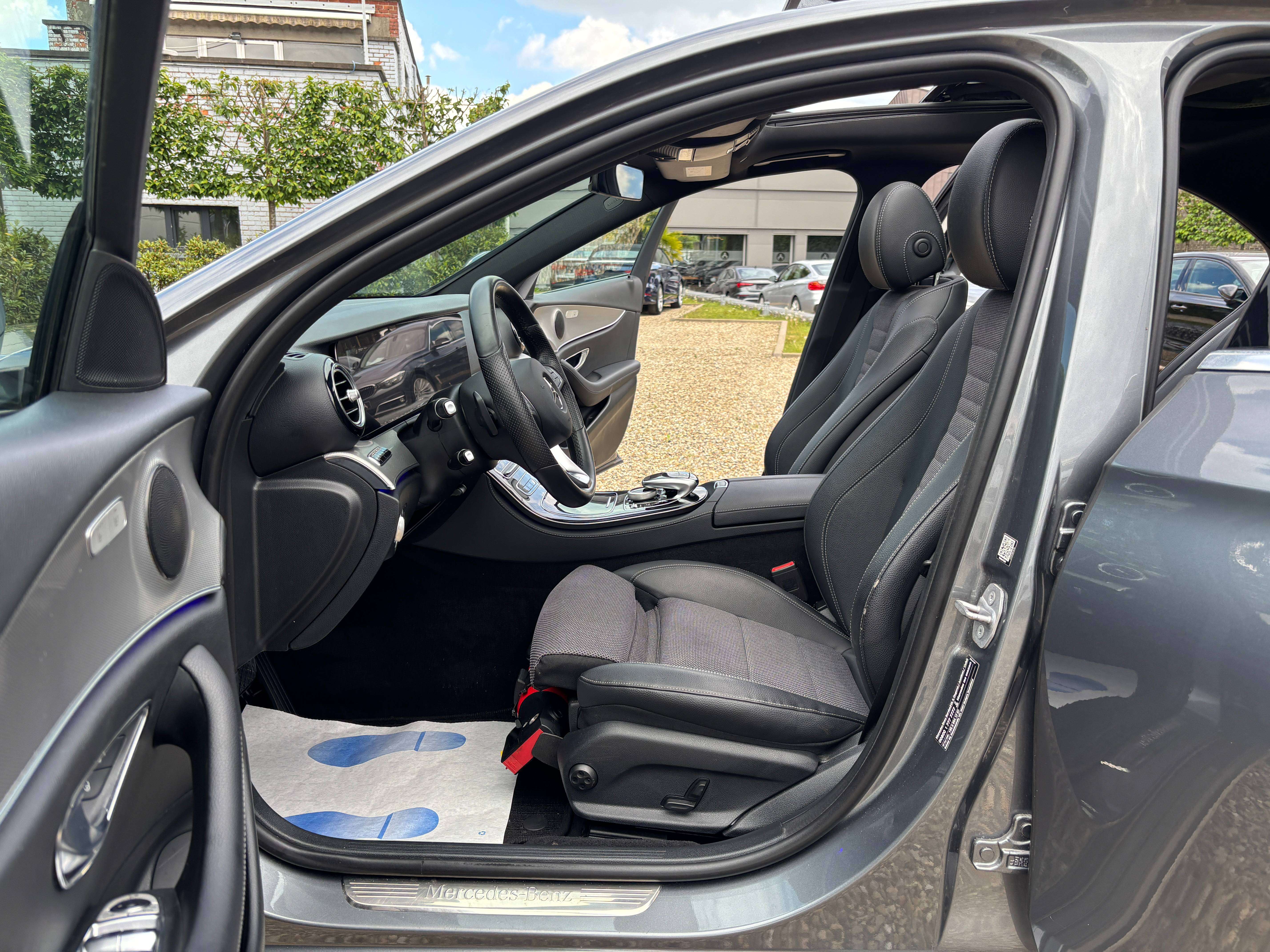 Mercedes-Benz E 200 d *CARPLAY*TOIT OUV+PANO*CAMERA 360*1ER PROPRIO*GARANTIE*