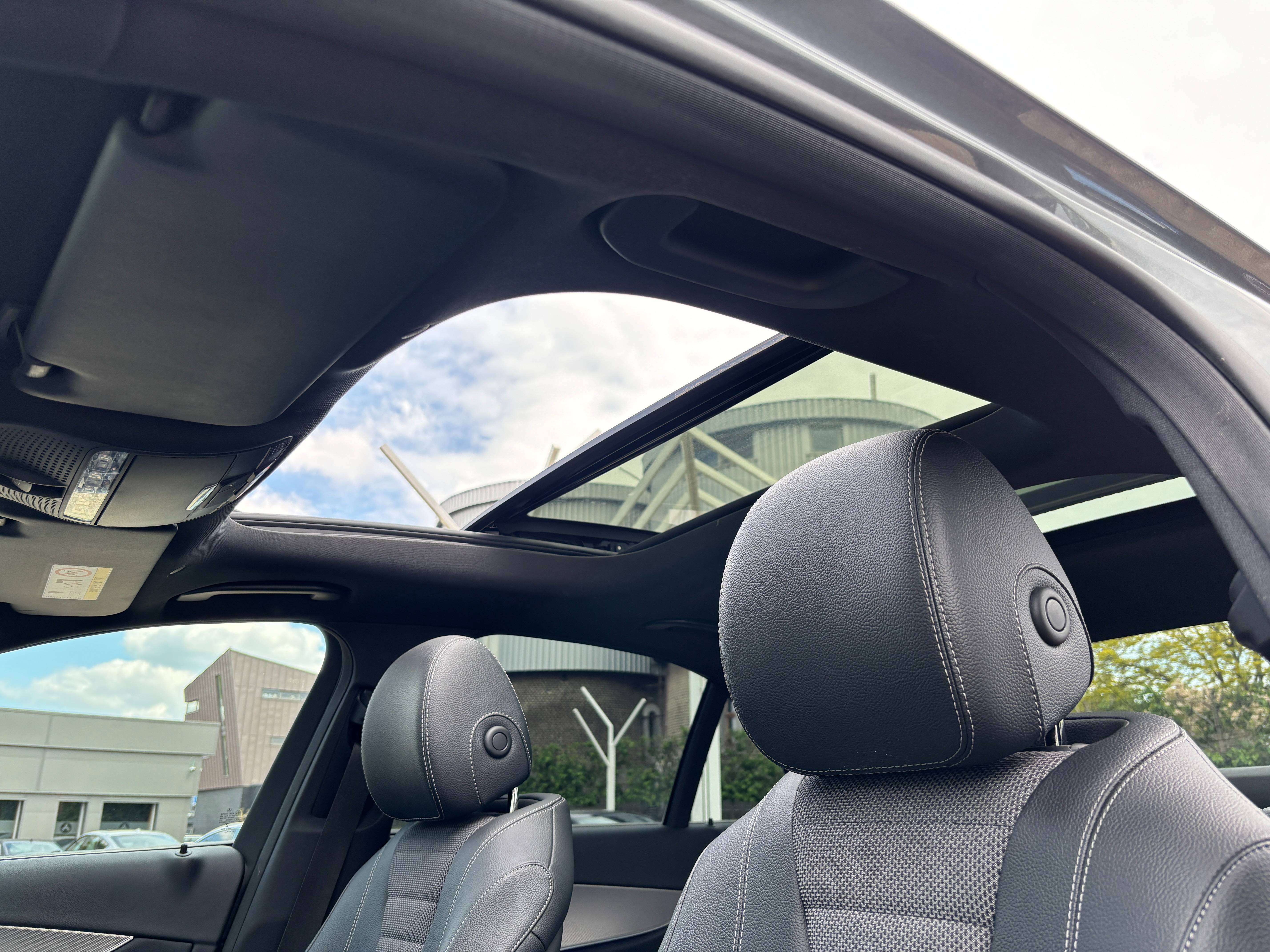 Mercedes-Benz E 200 d *CARPLAY*TOIT OUV+PANO*CAMERA 360*1ER PROPRIO*GARANTIE*