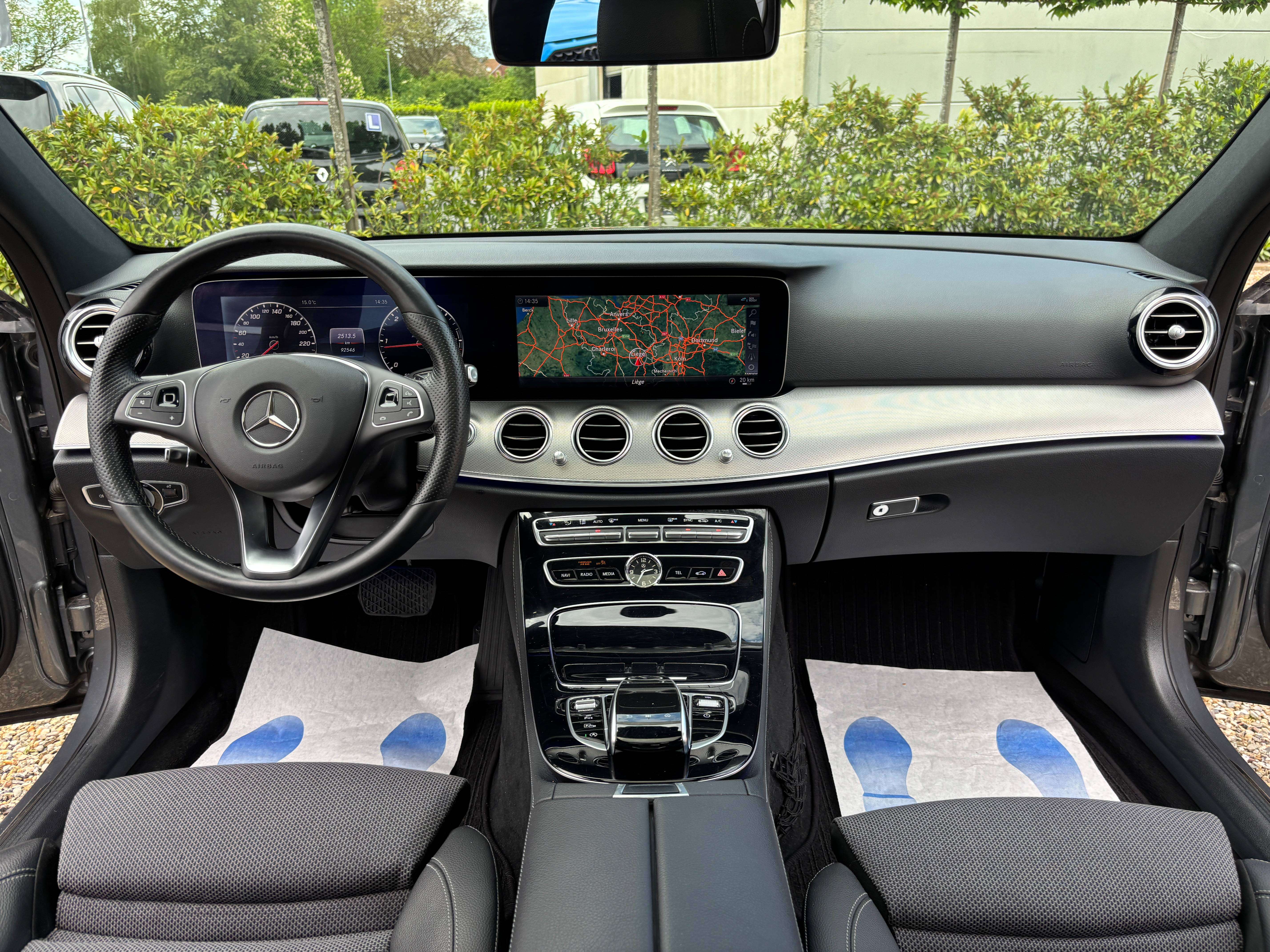 Mercedes-Benz E 200 d *CARPLAY*TOIT OUV+PANO*CAMERA 360*1ER PROPRIO*GARANTIE*