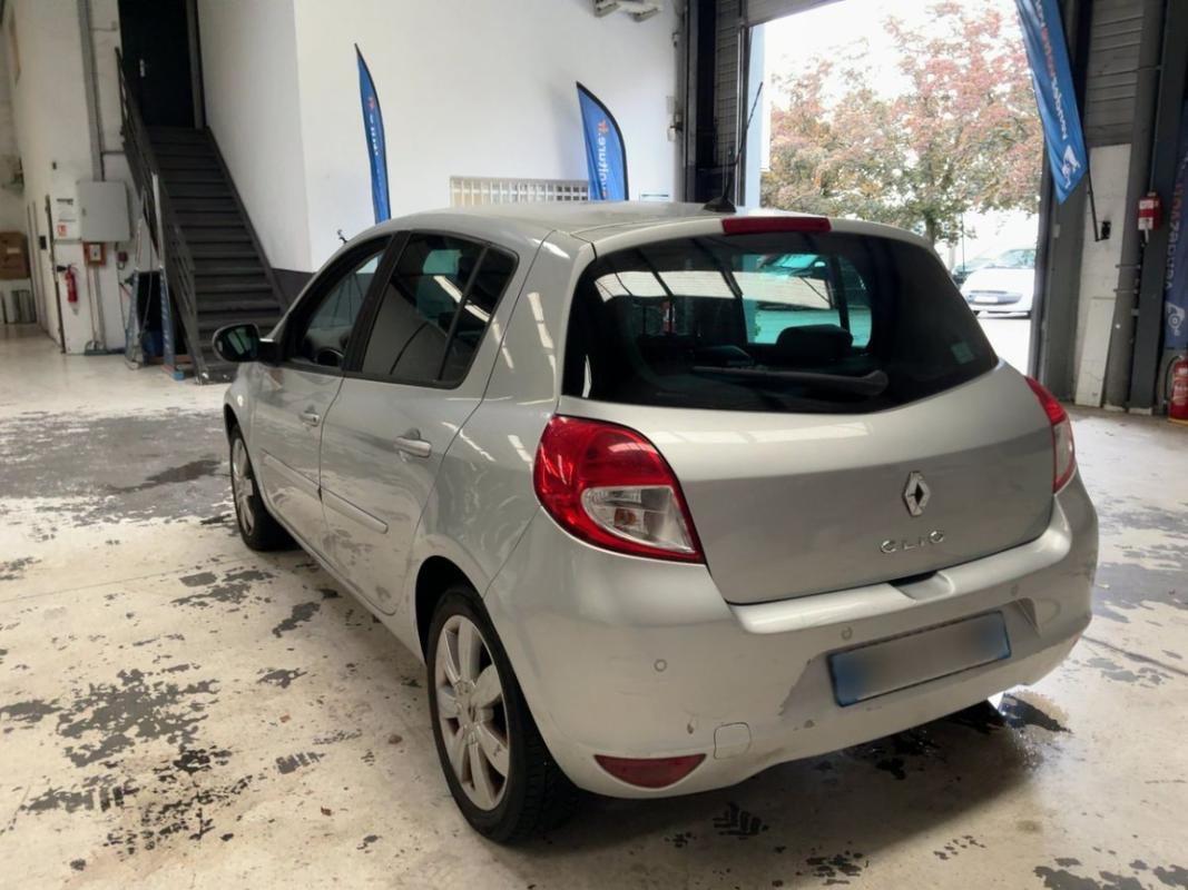 Renault Clio 1.6 16V 110 Exception Pack Cuir TomTom A