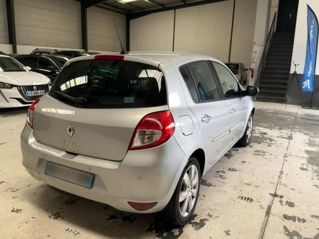 Renault Clio 1.6 16V 110 Exception Pack Cuir TomTom A