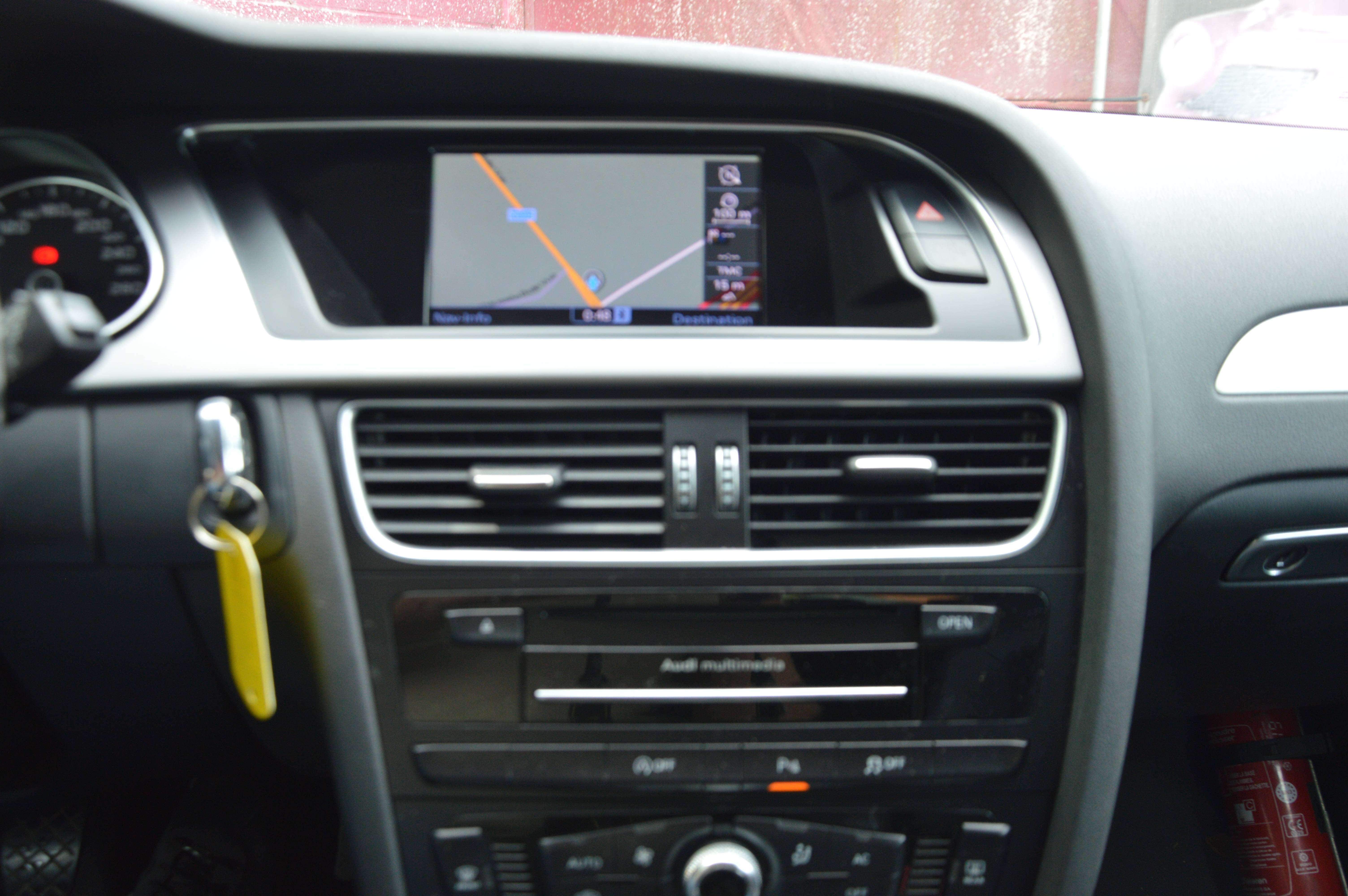 Audi A4 2.0 Tdi NAV SENS AV/AR CLIM CRUIS 170.866KM