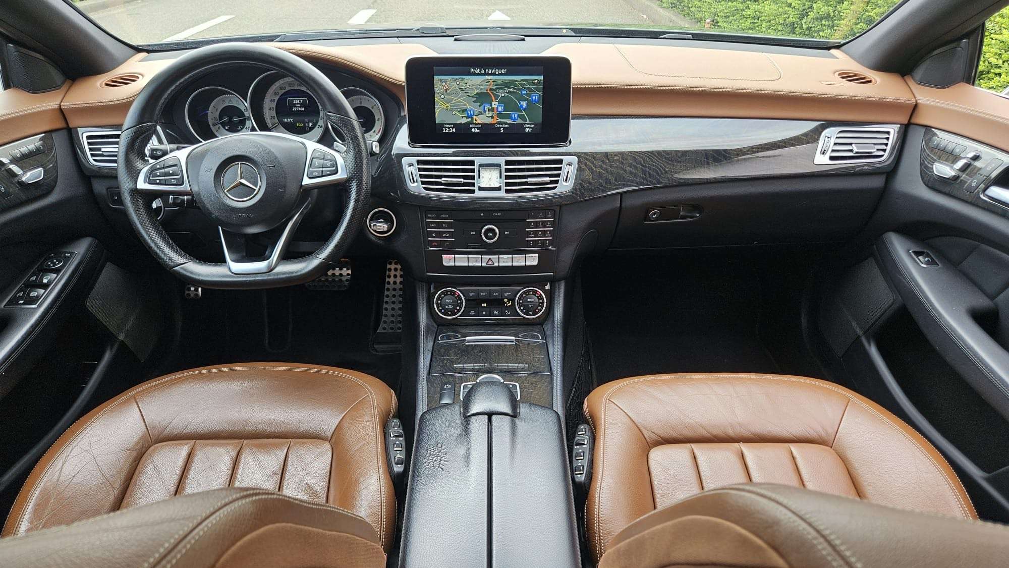 Mercedes-Benz CLS 220 *** AMG - Facelift - Full - Camera 360° - Carpass ***