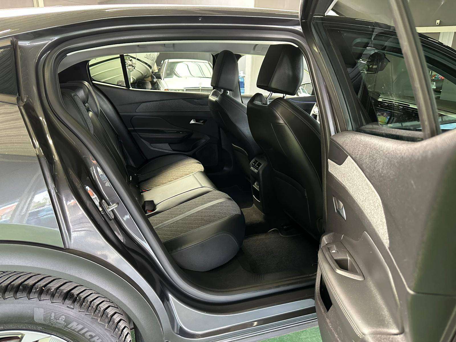Peugeot 408 408 1.2 PureTech Allure Pack S