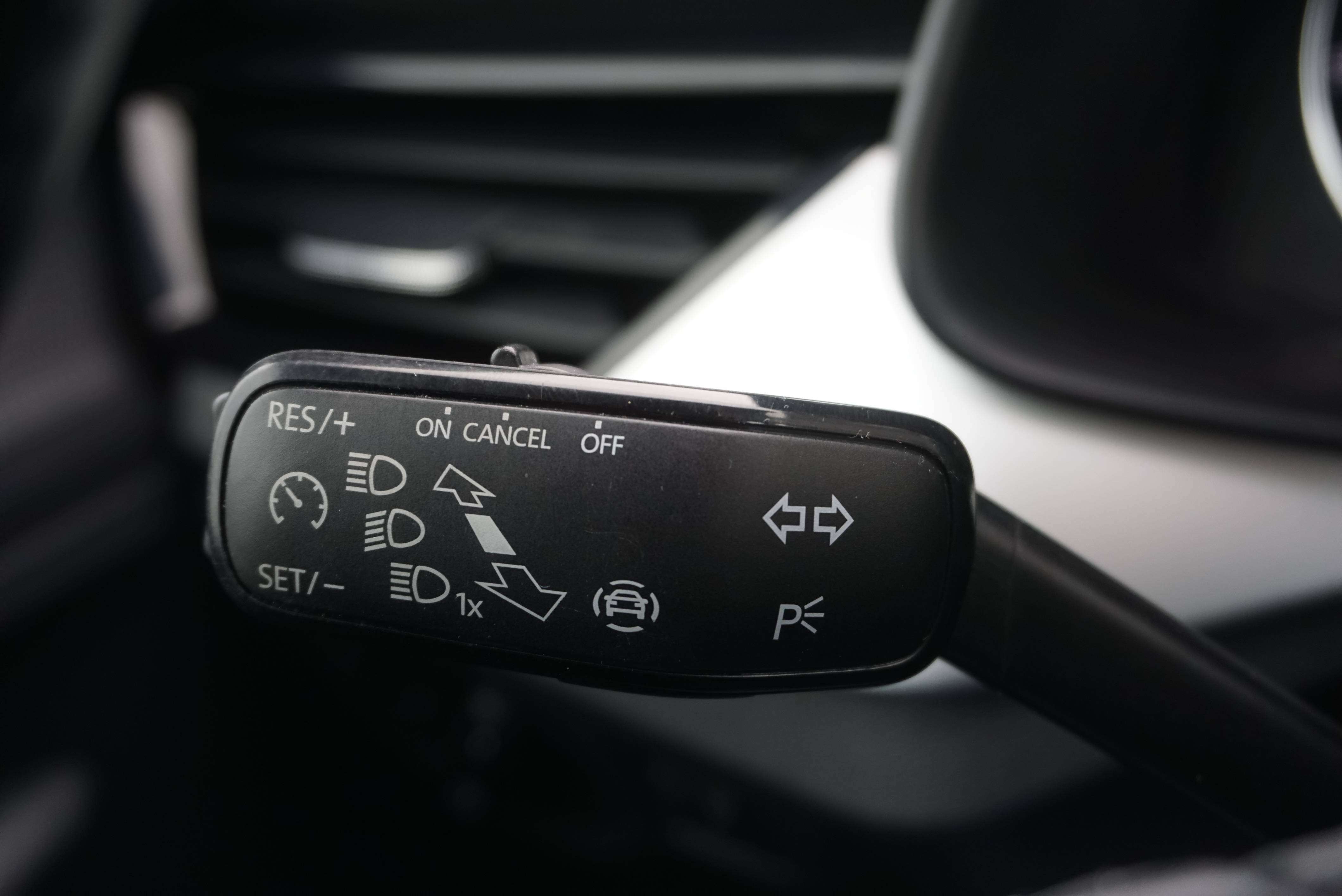 Skoda Kamiq Kamiq 1.0 TSI Ambition DSG -NAVI-CARPLAY- GARANTI