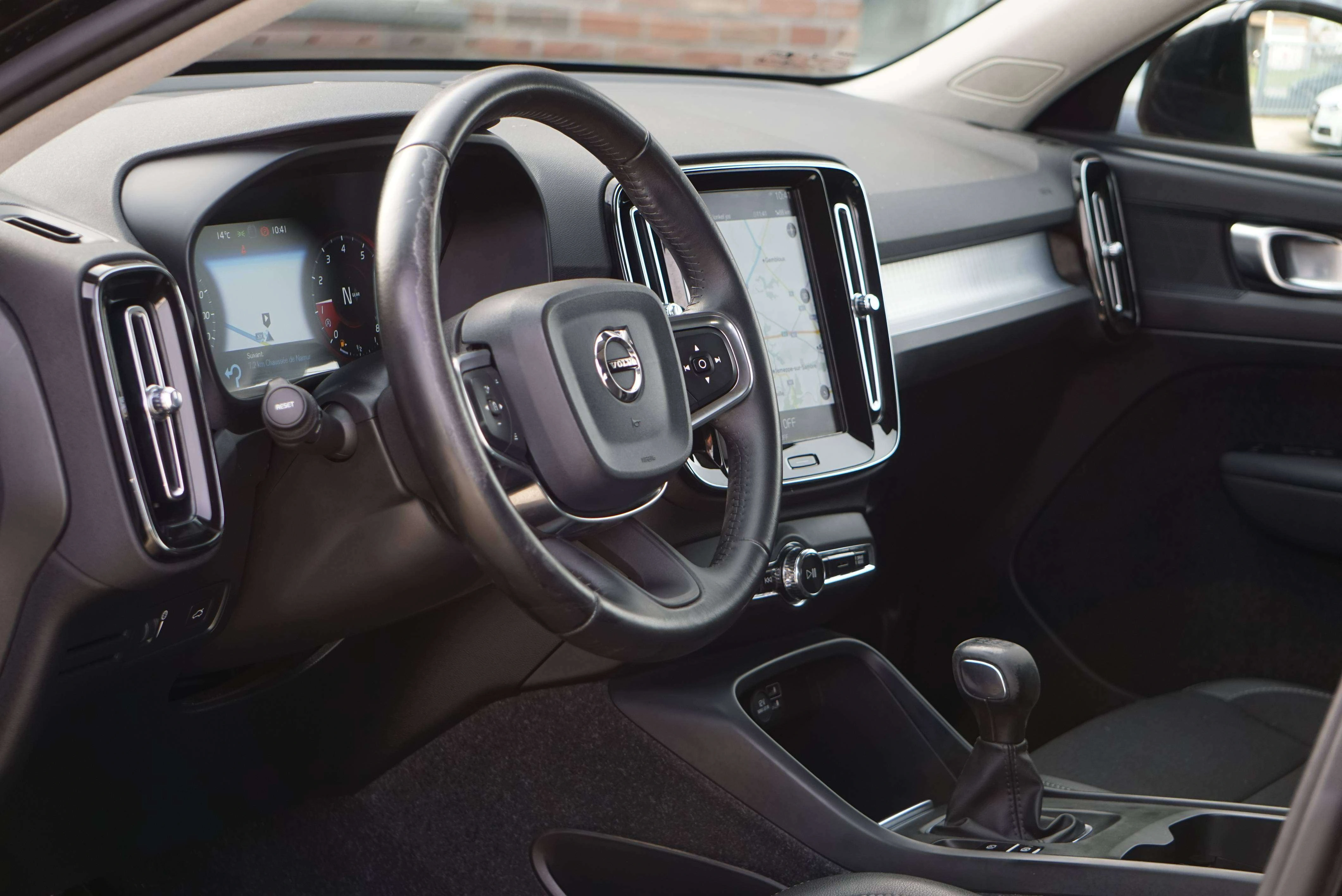 Volvo XC40 1.5 T3 Momentum Pro -CUIR-CARPLAY-NAVI-CAMERA-EU6d