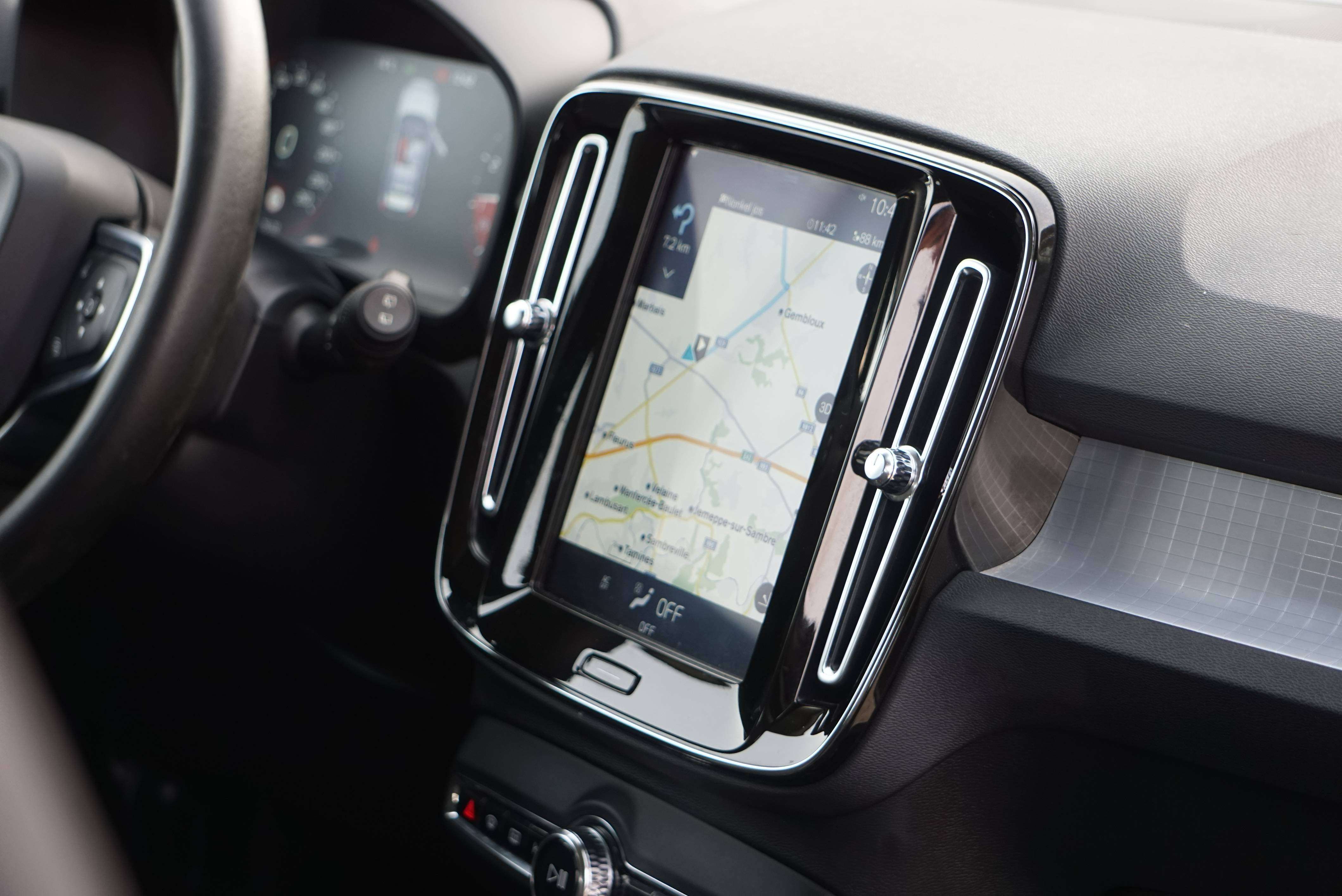 Volvo XC40 1.5 T3 Momentum Pro -CUIR-CARPLAY-NAVI-CAMERA-EU6d