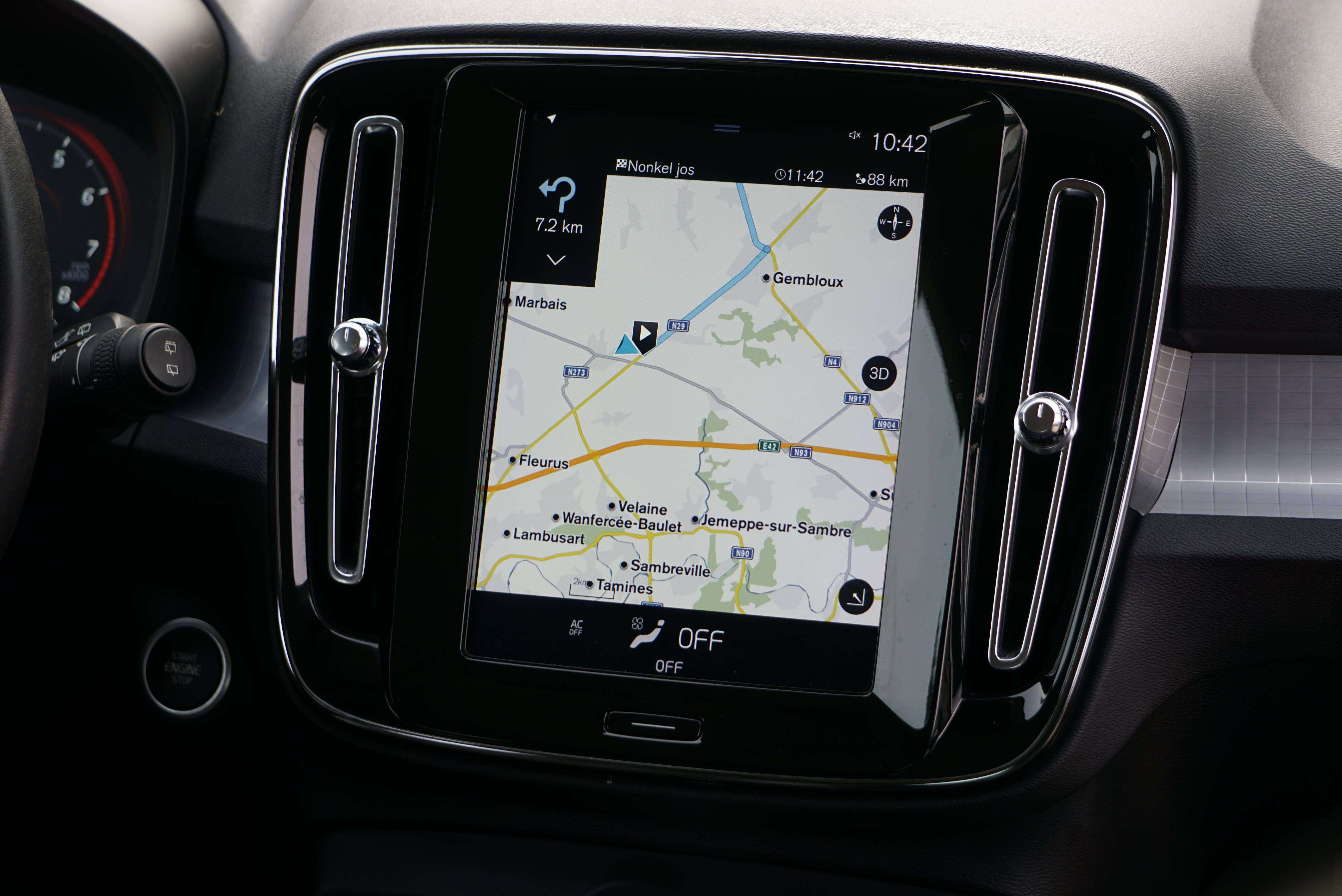 Volvo XC40 1.5 T3 Momentum Pro -CUIR-CARPLAY-NAVI-CAMERA-EU6d