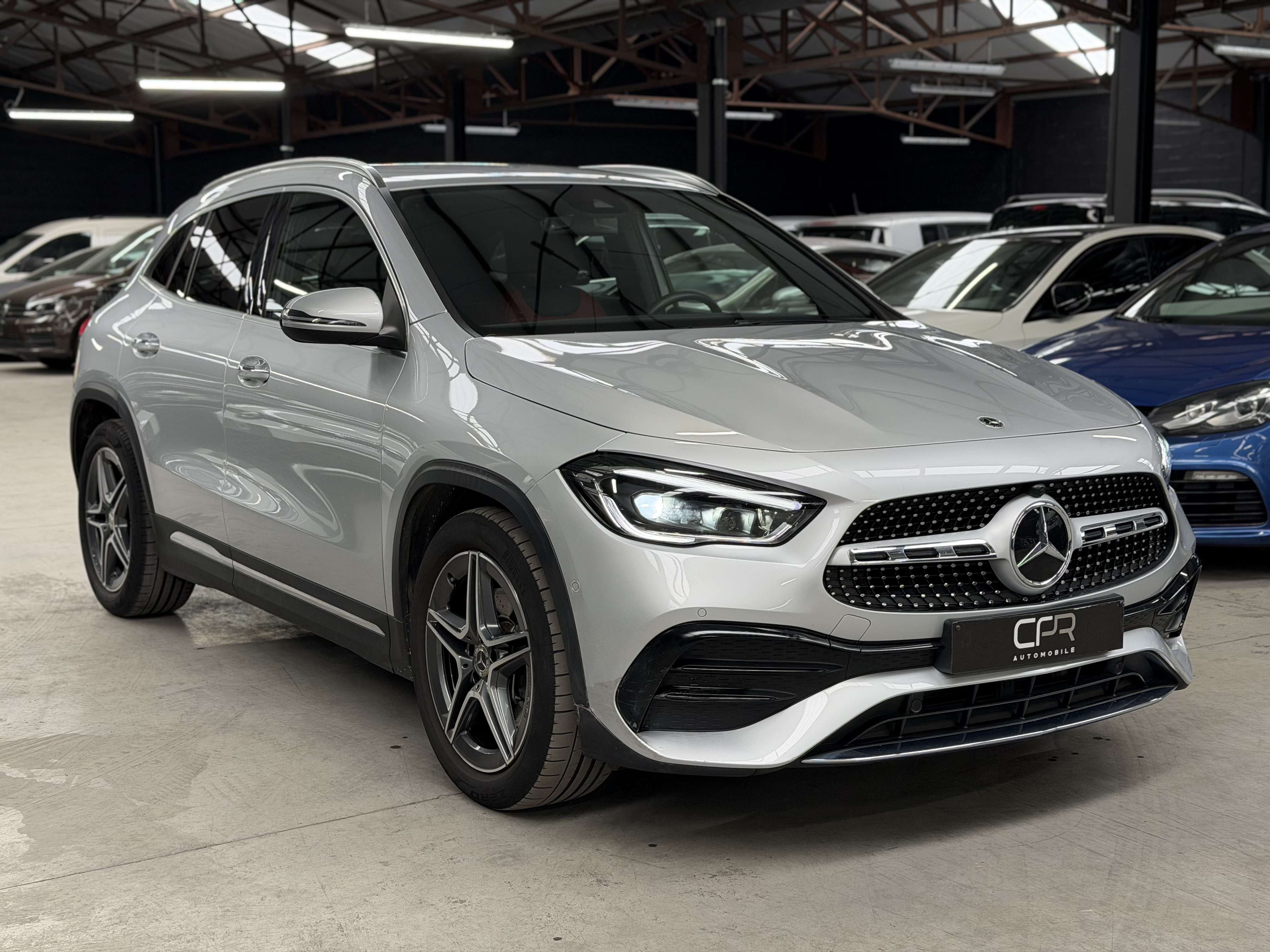 Mercedes-Benz GLA 180 i * PACK AMG * CUIR BI-TON * CAMERA * GPS * CLIM