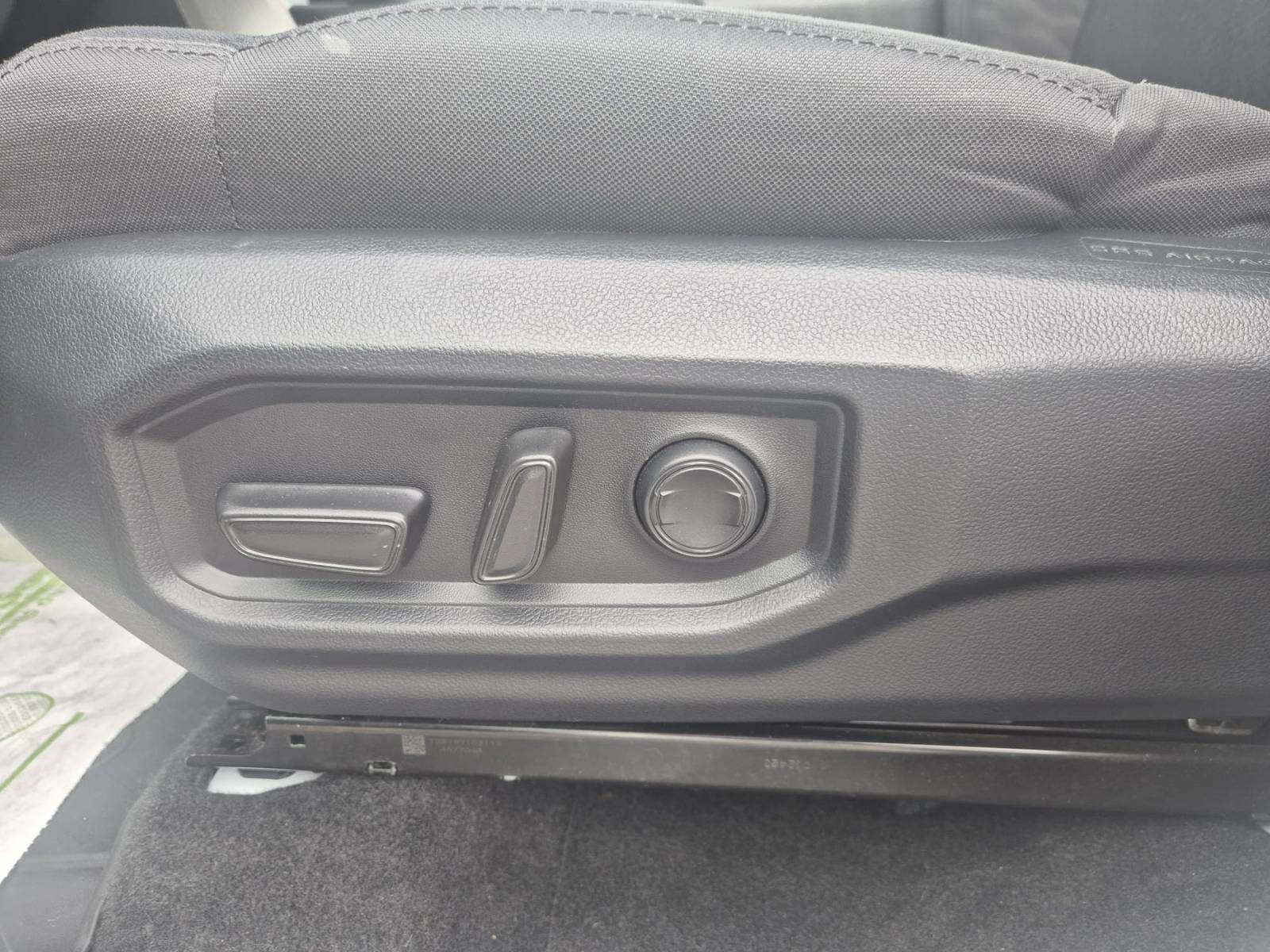 Toyota Tundra TSport 4x4 SR5 3.5L V6-LPG/ Carplay x Android /