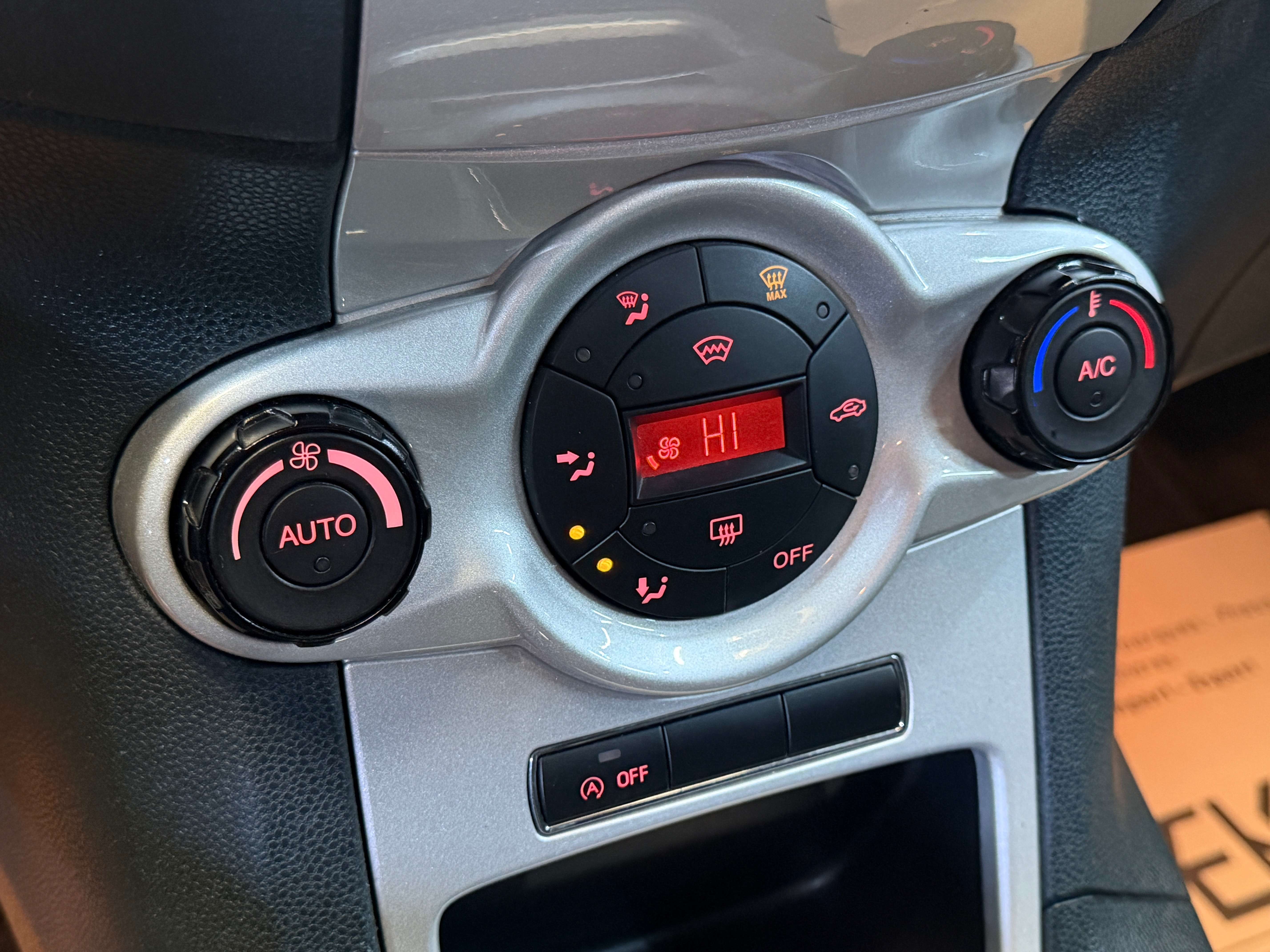 Ford Fiesta °TITANIUM°CLIM DIGITAL°EURO-5°V.MULTI°PROPRE