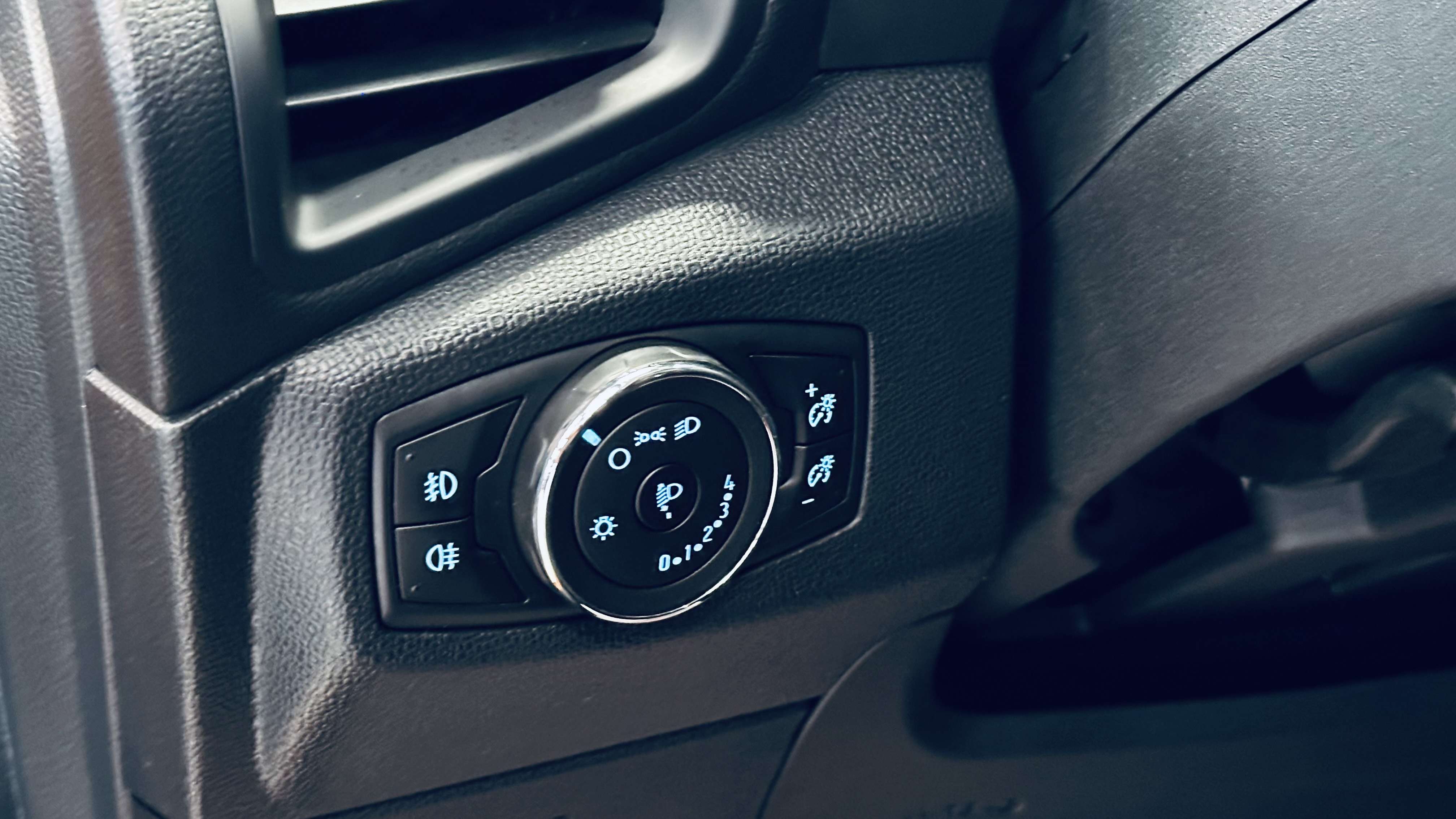 Ford EcoSport 1.0 PDC LIM SIEGE CHAUFFANT CLIM BLUETOOTH JA16
