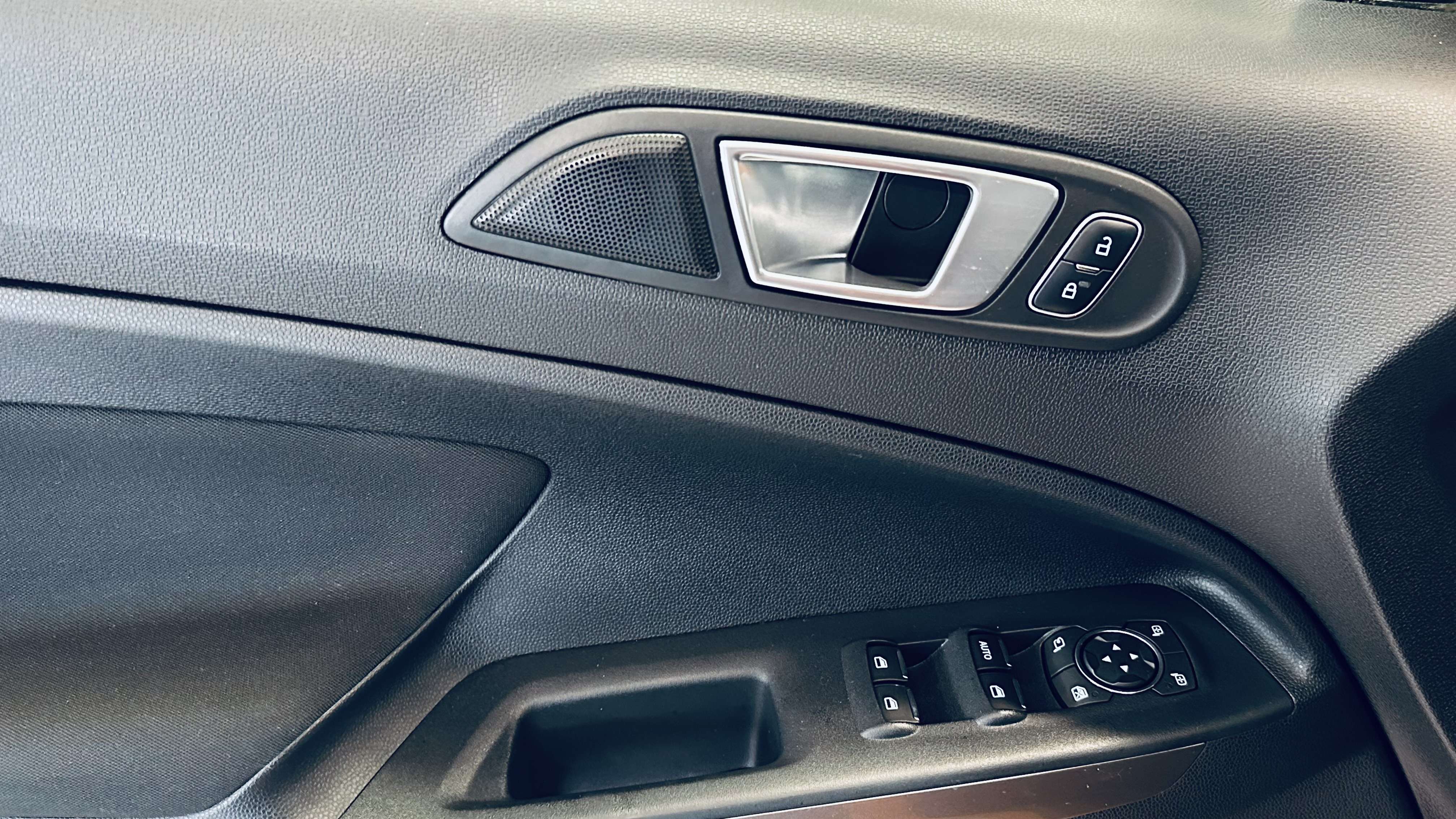 Ford EcoSport 1.0 PDC LIM SIEGE CHAUFFANT CLIM BLUETOOTH JA16
