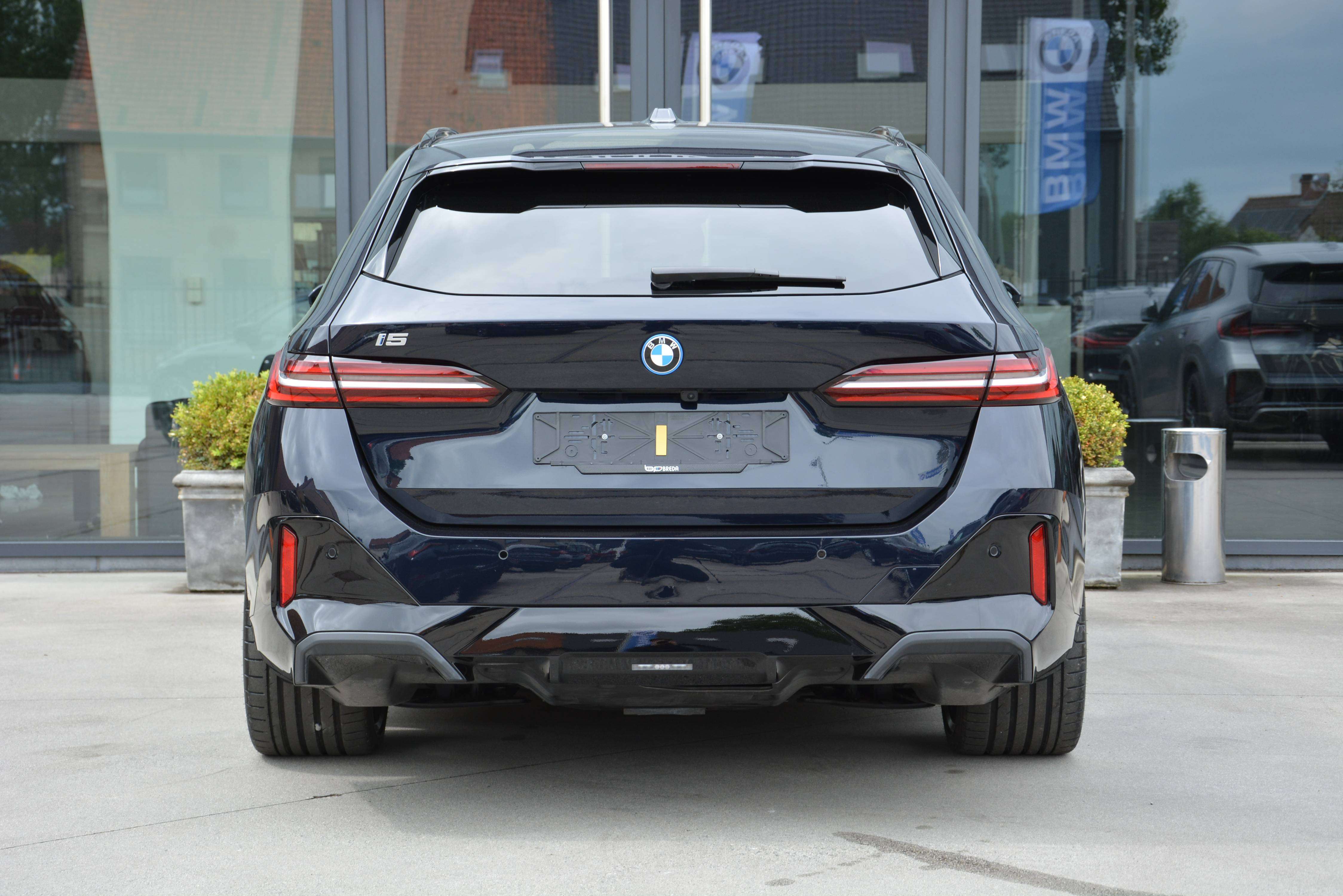 BMW i5 eDrive40 M-Sport Pro Touring/Pano/B&W/INTGR STR