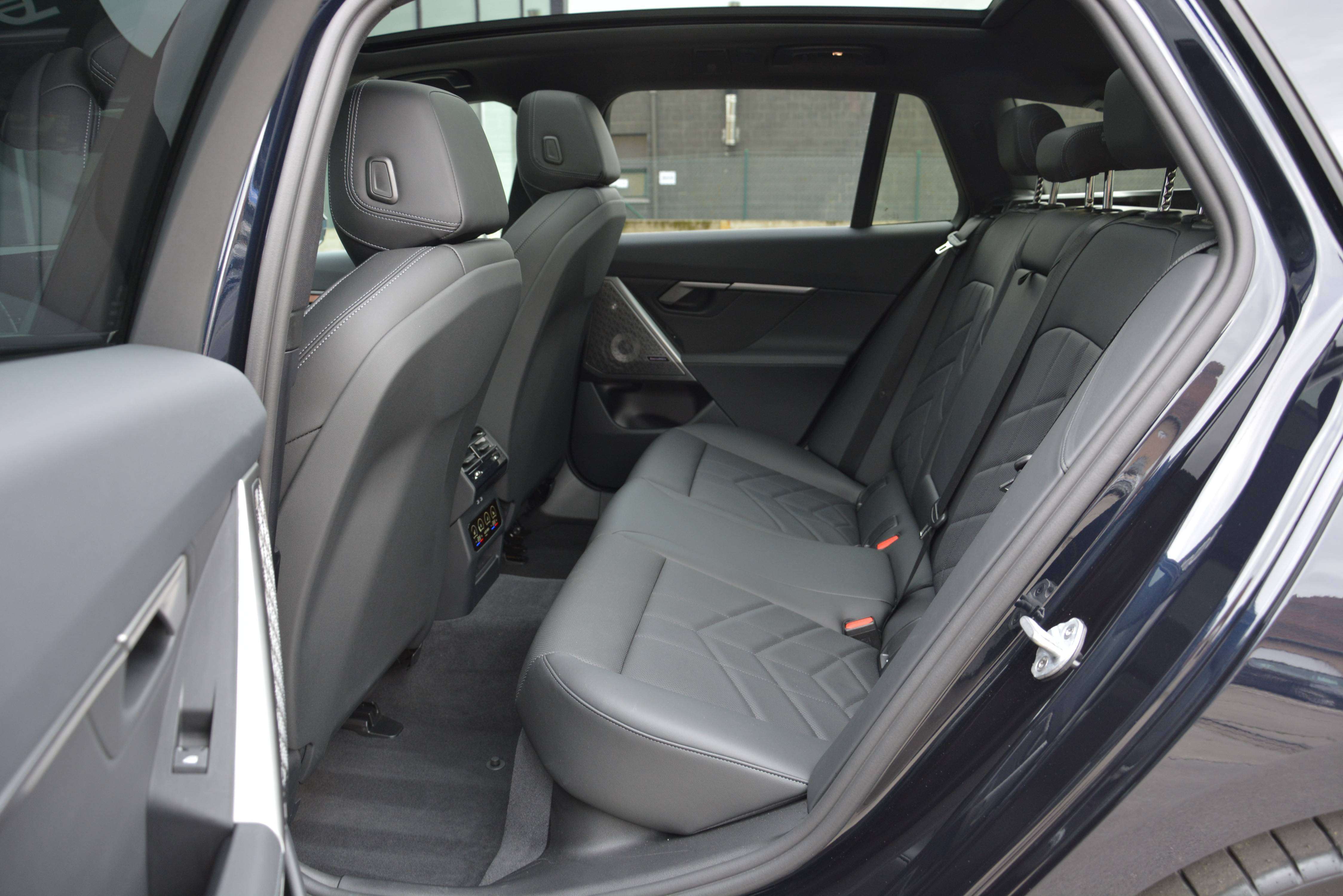 BMW i5 eDrive40 M-Sport Pro Touring/Pano/B&W/INTGR STR