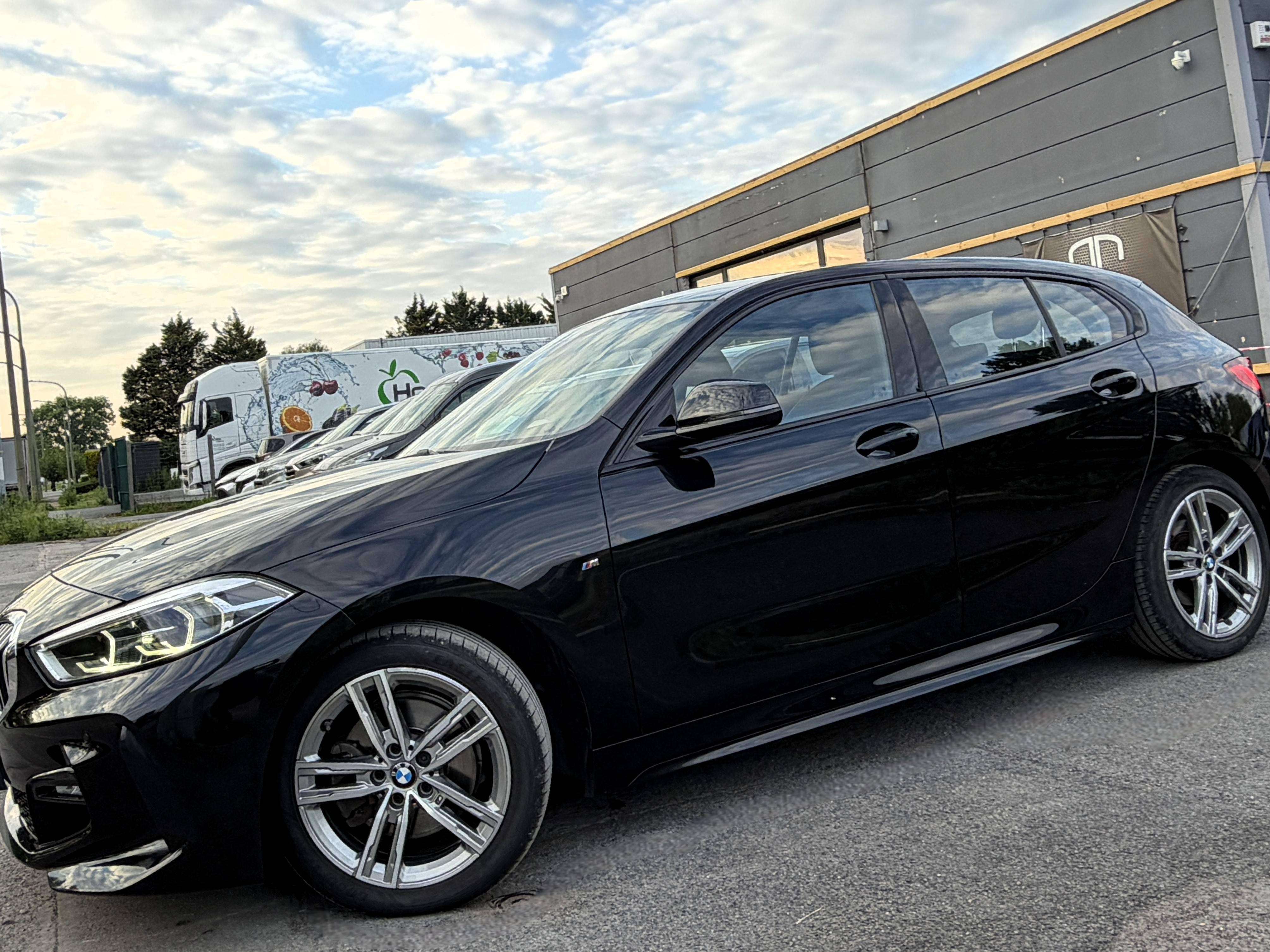 BMW 118 d Pack M Sport Shadow Line/NAVI/FULL LED/CARPLAY/GARANTIE