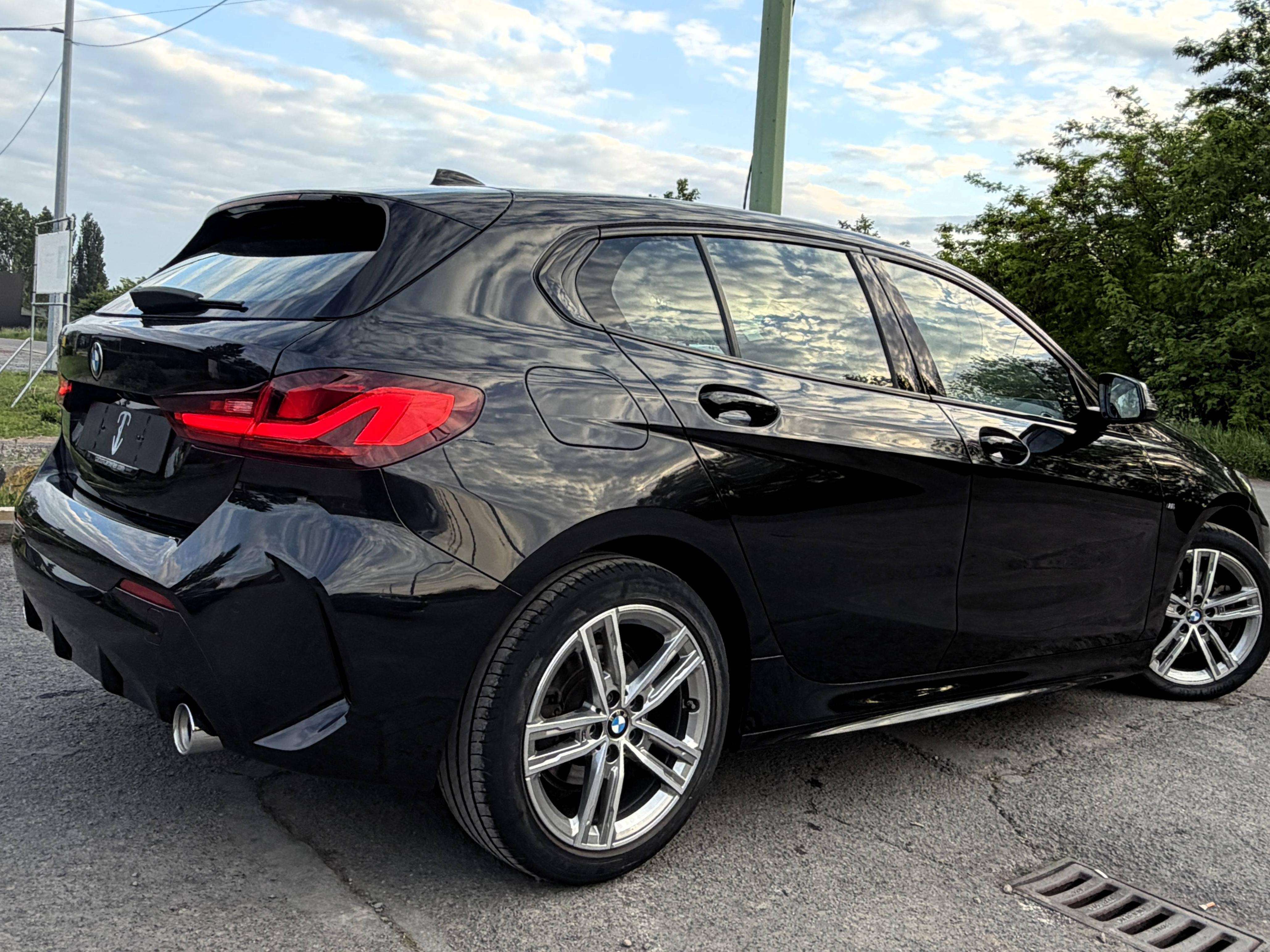 BMW 118 d Pack M Sport Shadow Line/NAVI/FULL LED/CARPLAY/GARANTIE