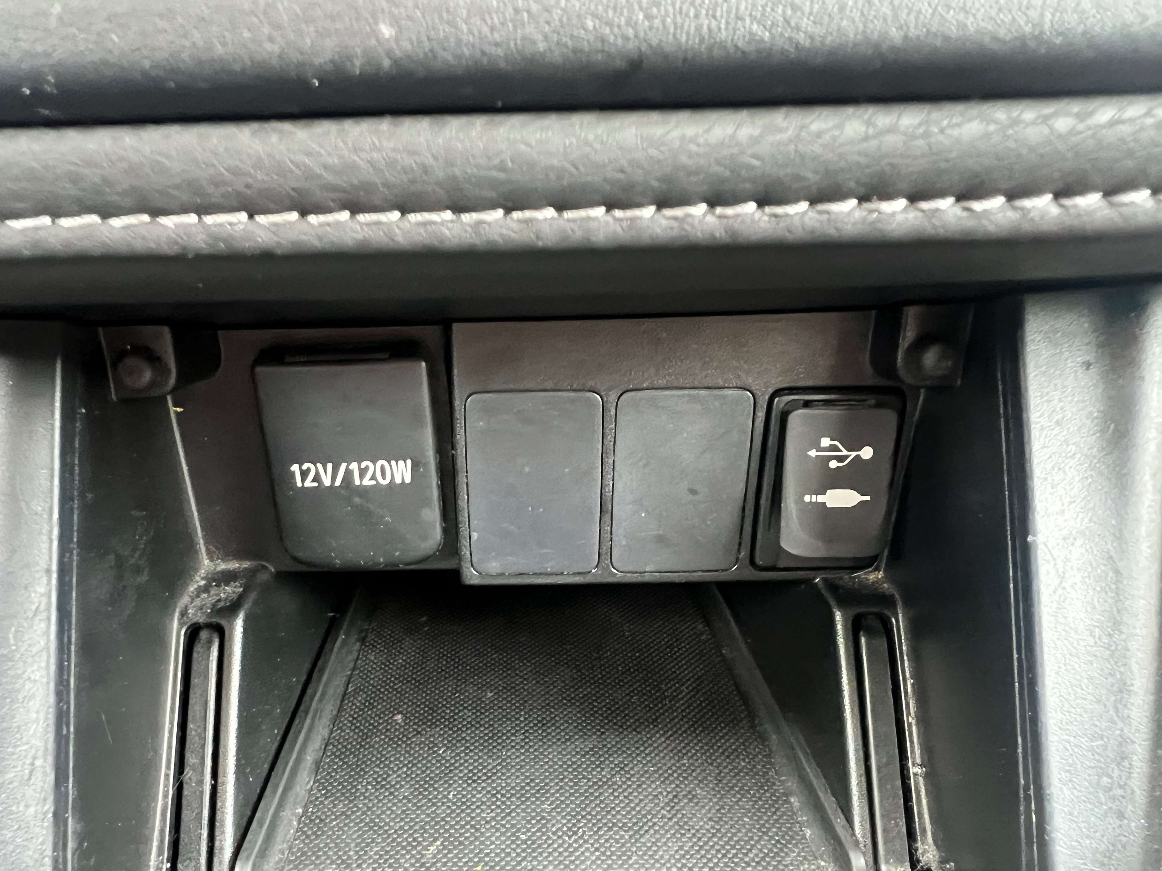Toyota Auris 1.2 Turbo Lounge Multidrive S AUTOMATIQUE GPS CAMÉRA GARANTIE CRÉDIT 100%