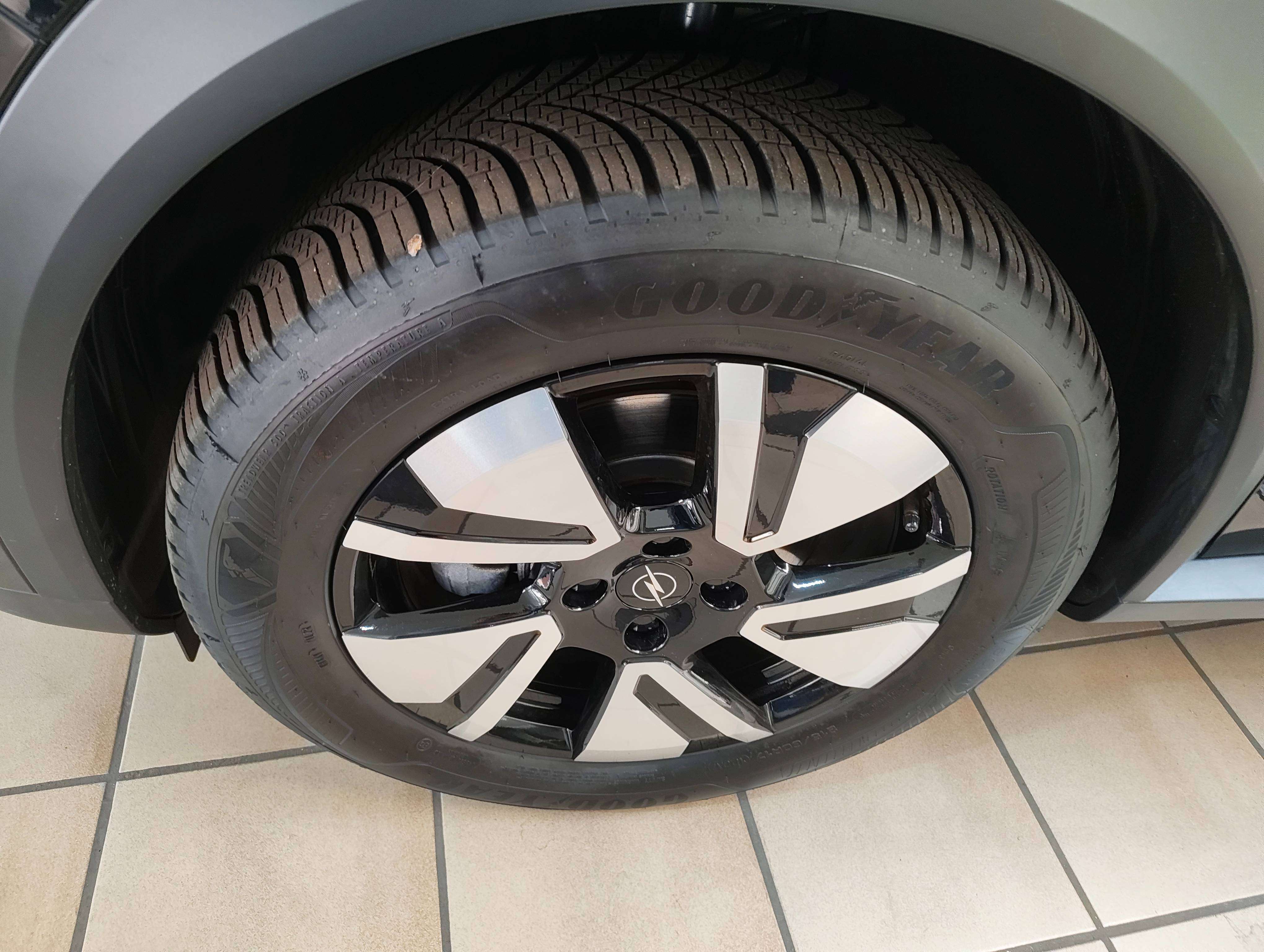 Opel Frontera Frontera Edition 1.2 Hybr (B/Electr) 48V ex demowagen *