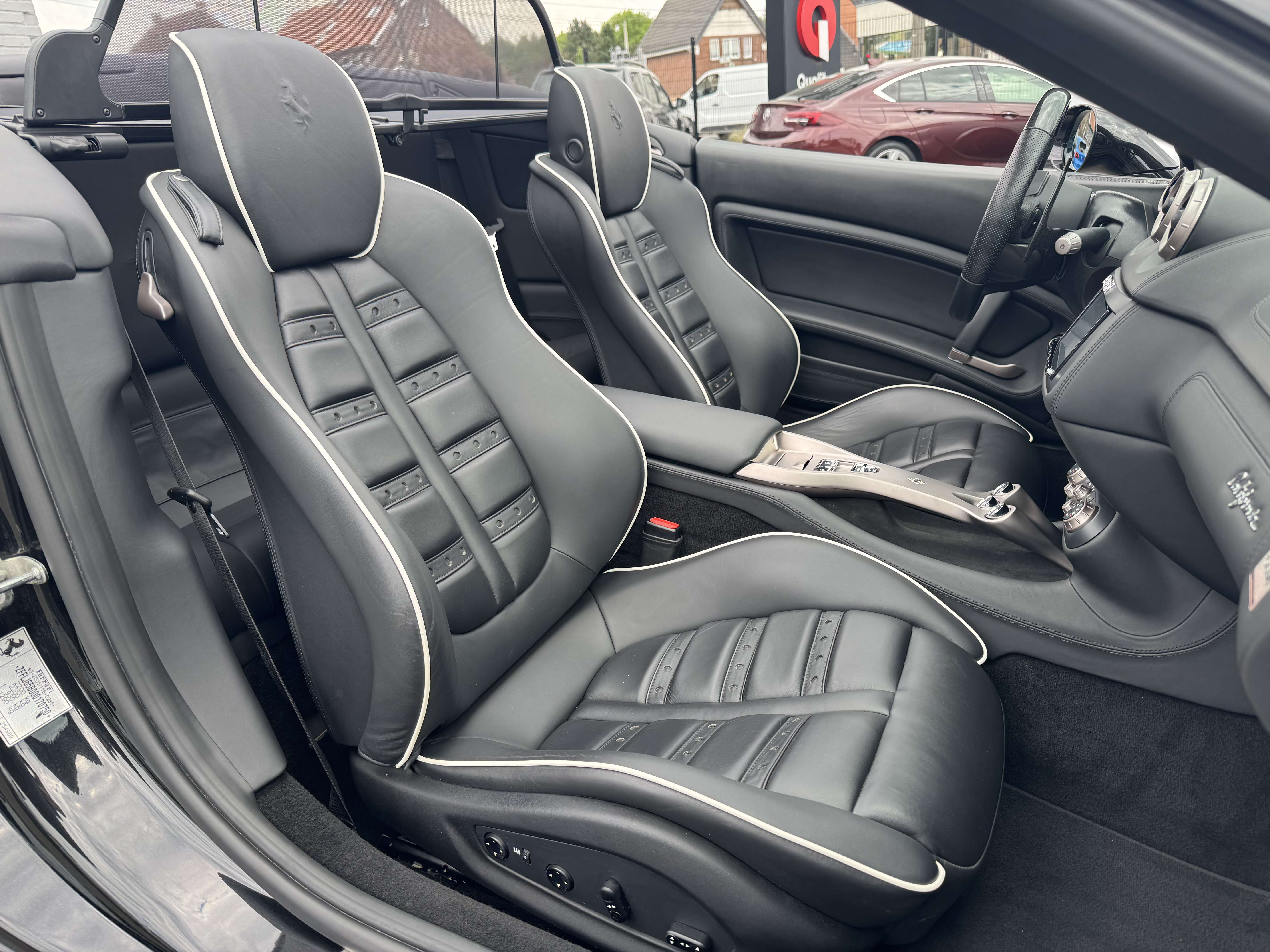 Ferrari California 4.3i V8 / 1ST PAINT / 4 SEATS / FULL SERVICE / DAYTONA