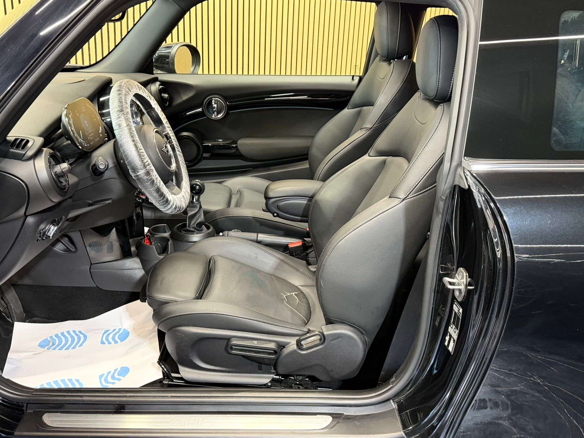 MINI Cooper 1.5i * GARANTIE 12 MOIS * 1ER PROPRIETAIRE * SPORT *