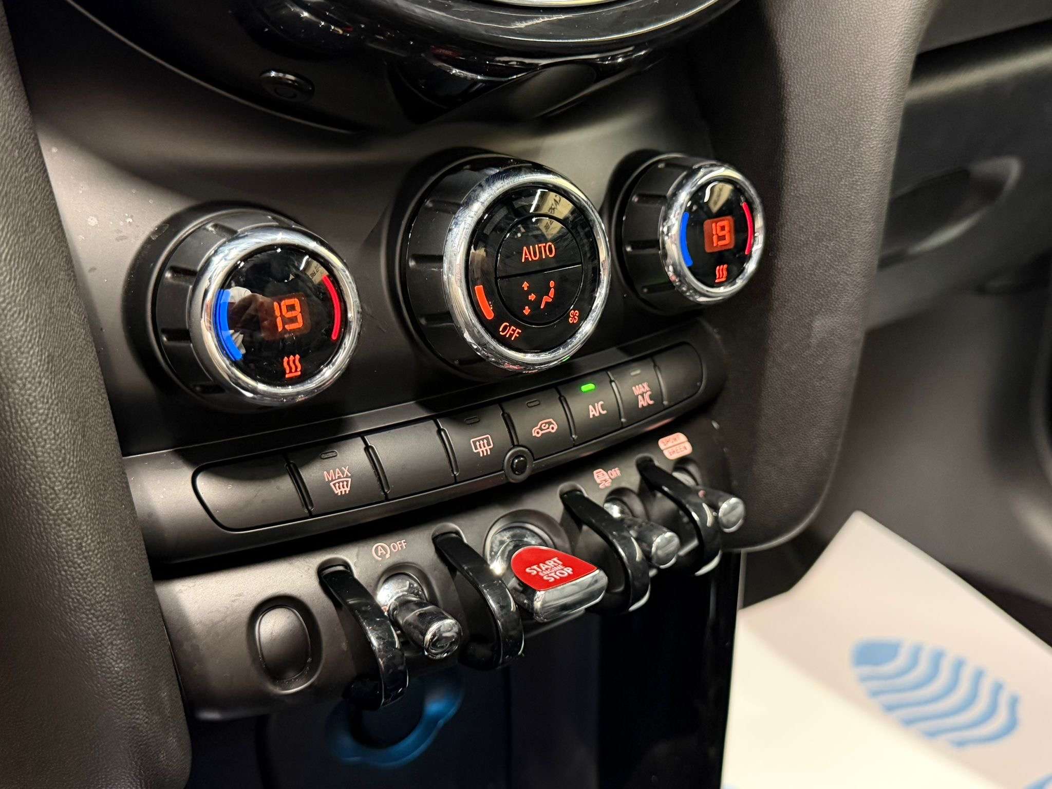 MINI Cooper 1.5i * GARANTIE 12 MOIS * 1ER PROPRIETAIRE * SPORT *
