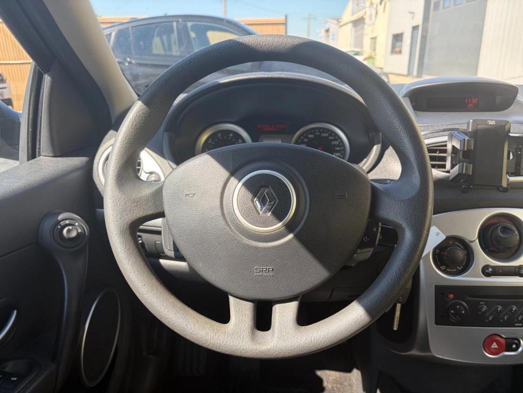 Renault Clio 1.2 TCE 75 RIPCURL EMBRAYAGE A PREVOIR - IDEAL JEUNE PERMIS CLIM VITRE ELECTRIQUE