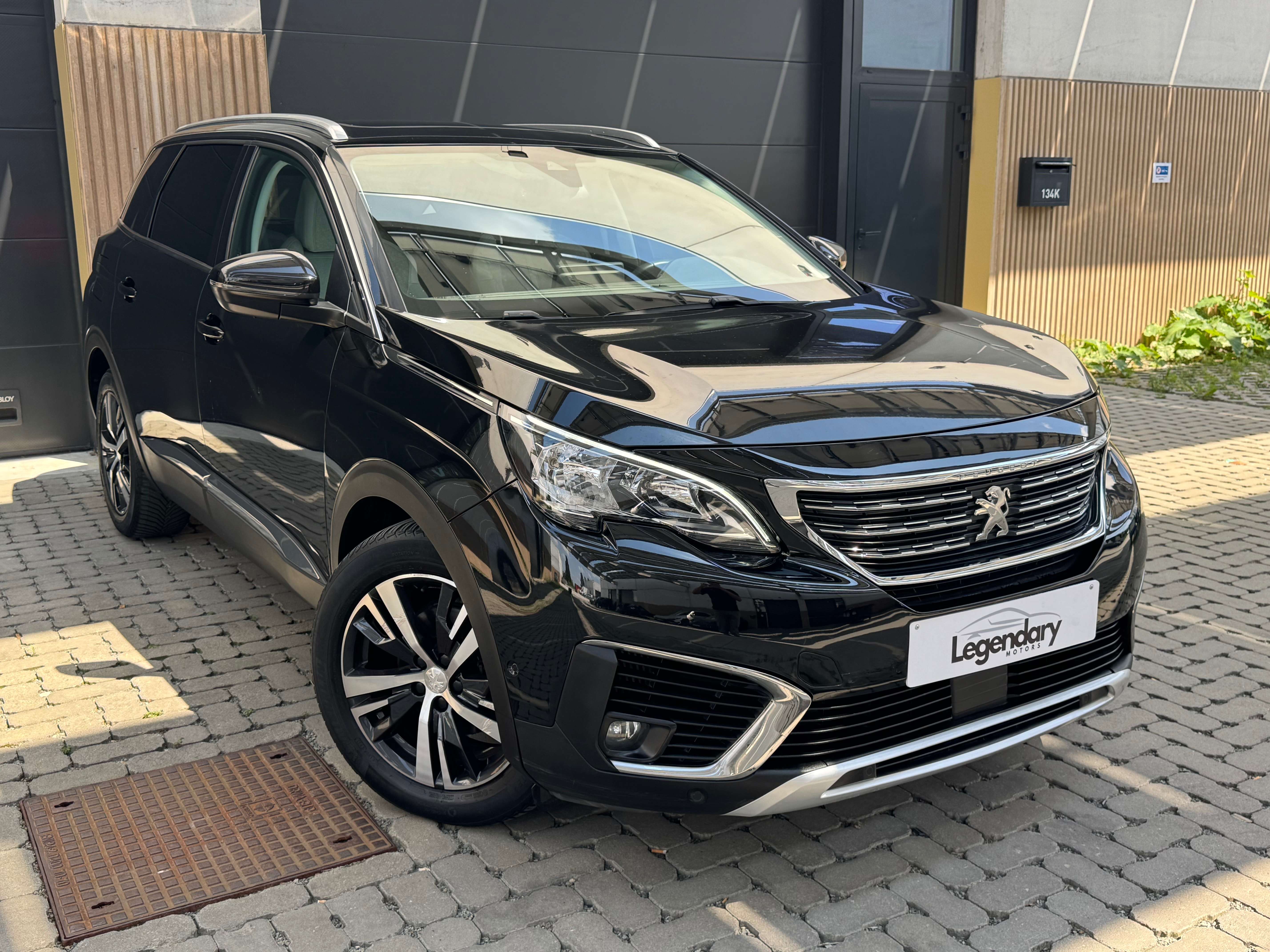 Peugeot 5008 5008 1.2 / 12 MOIS GARANTIE /TOIT PANO / 7 PLACES
